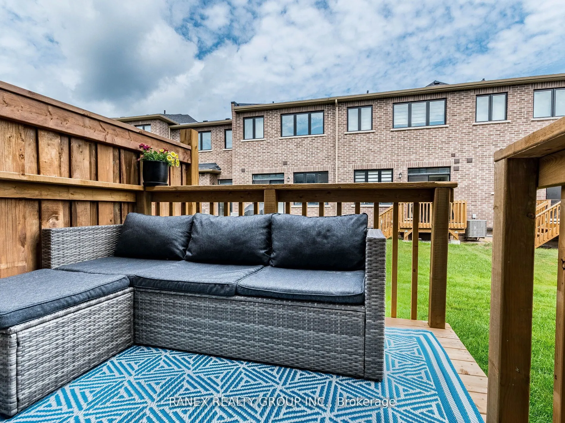 1411 Oakmont Common
