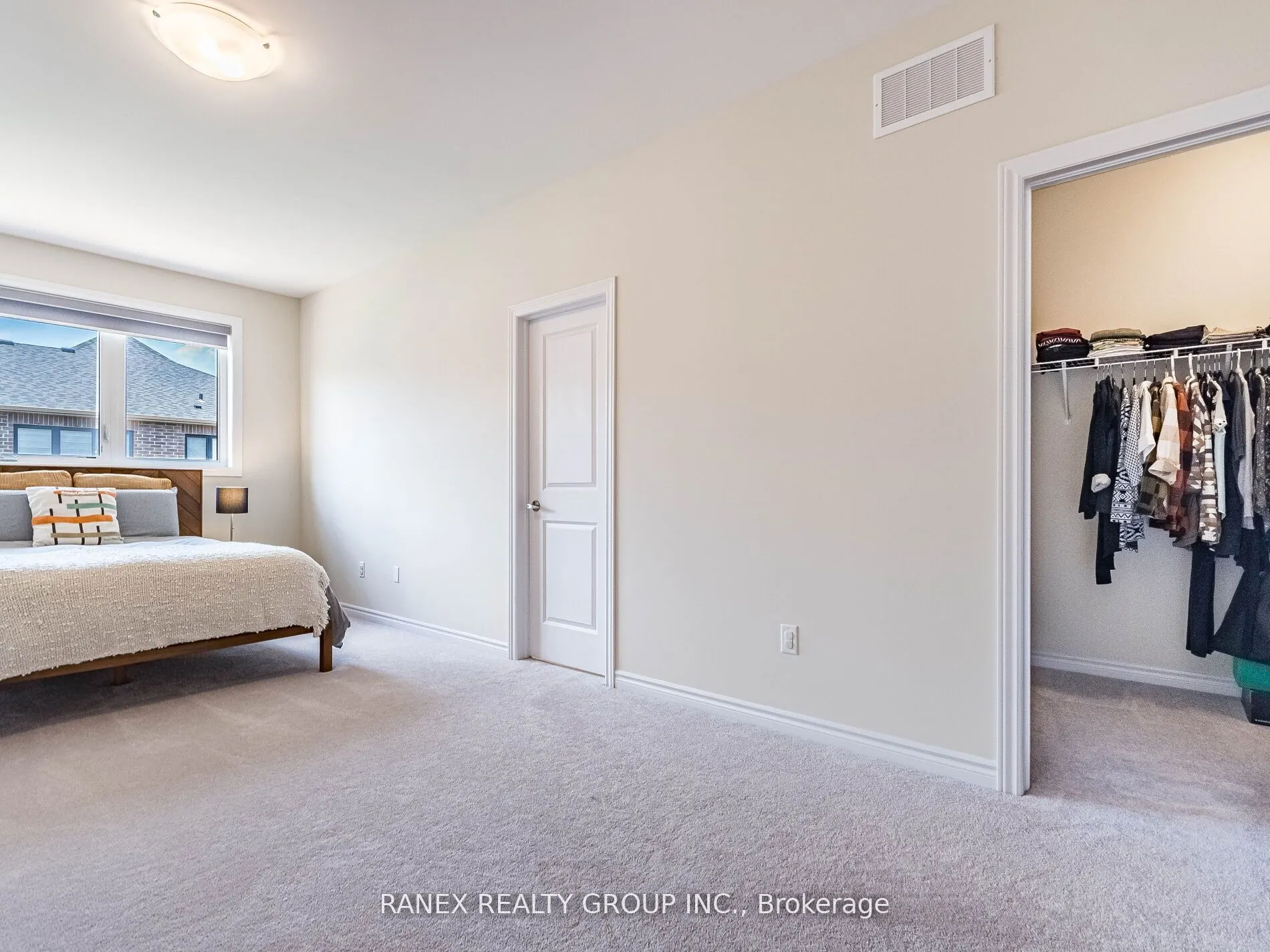 1411 Oakmont Common