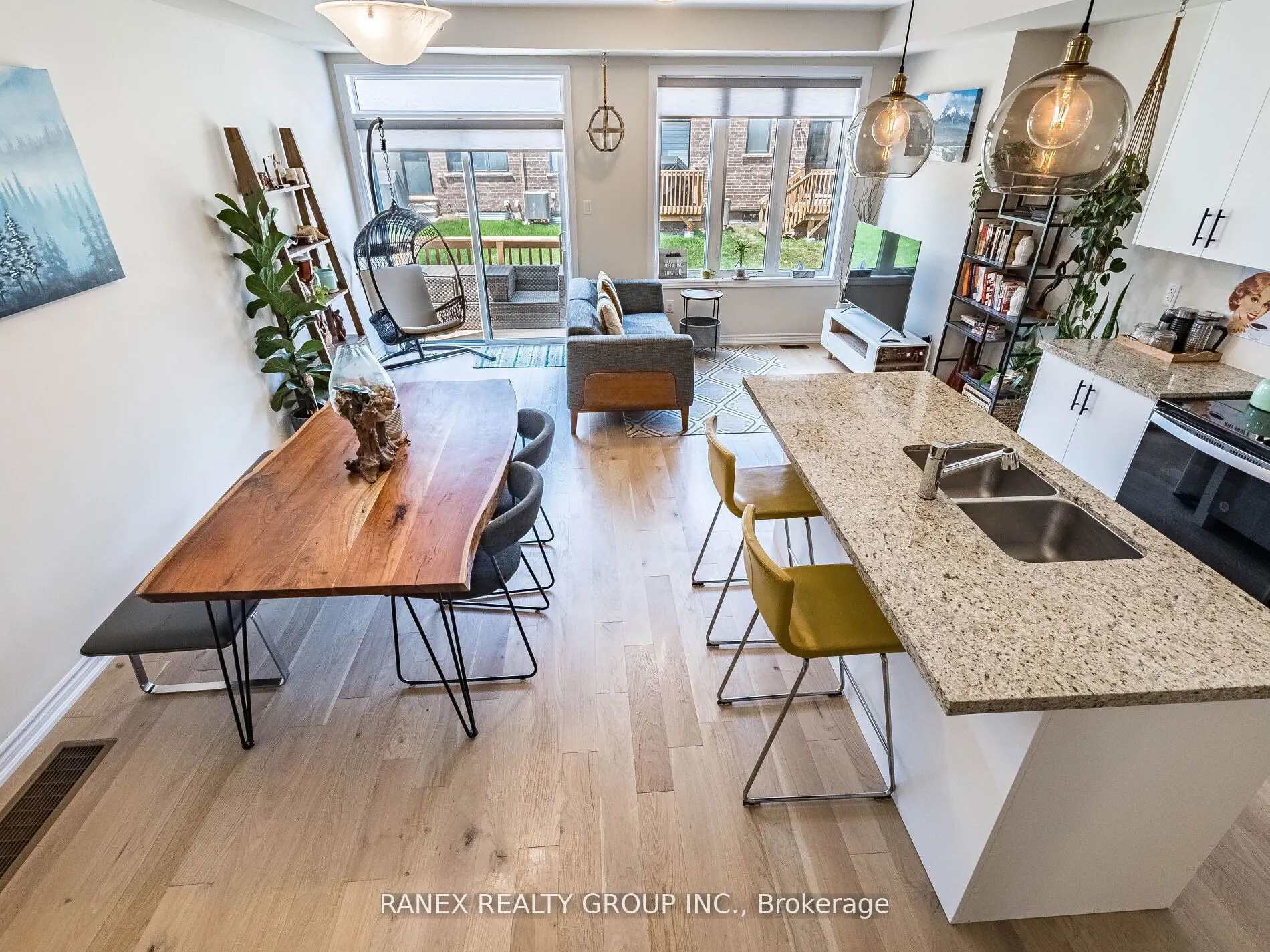 1411 Oakmont Common