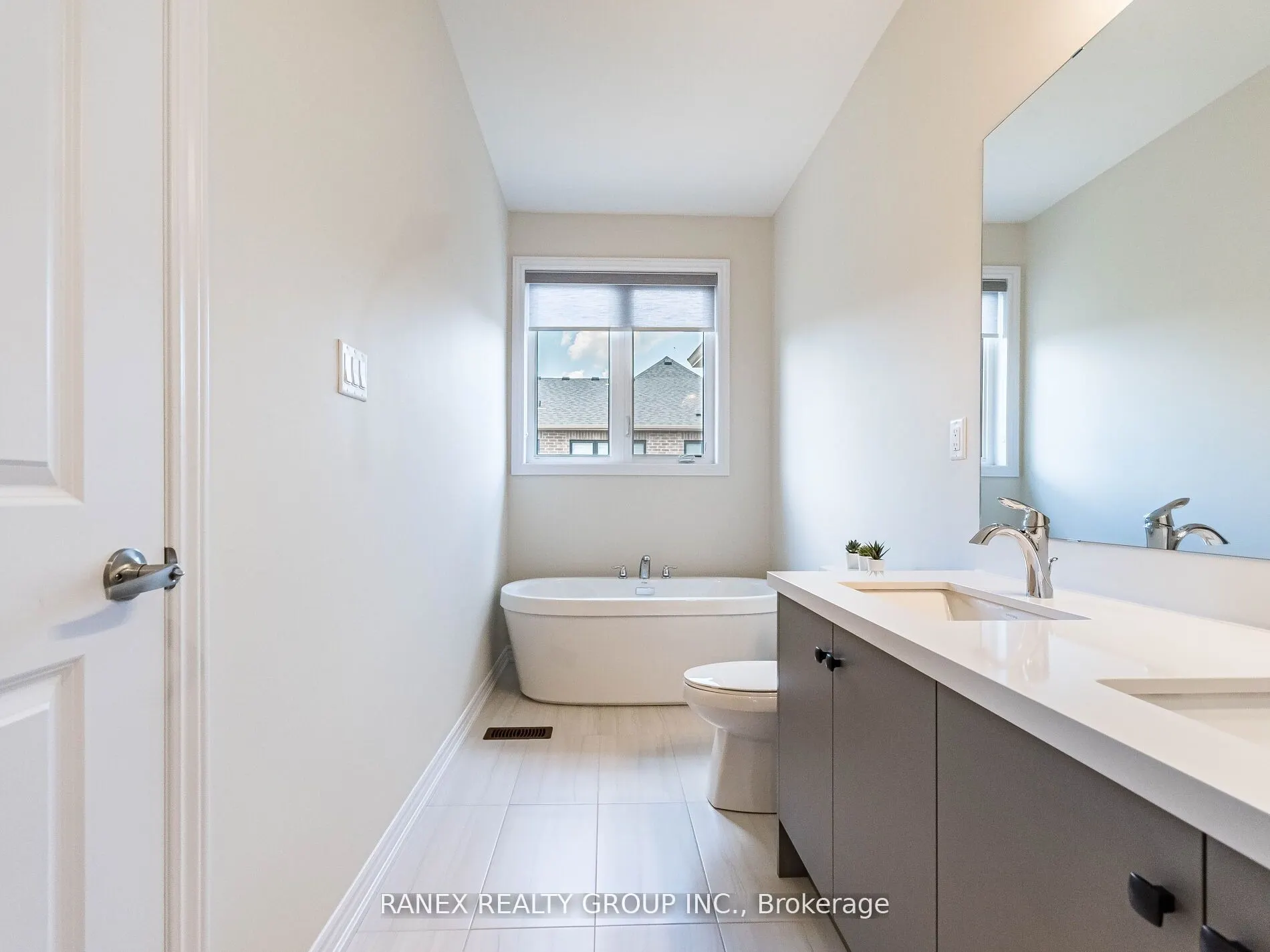 1411 Oakmont Common