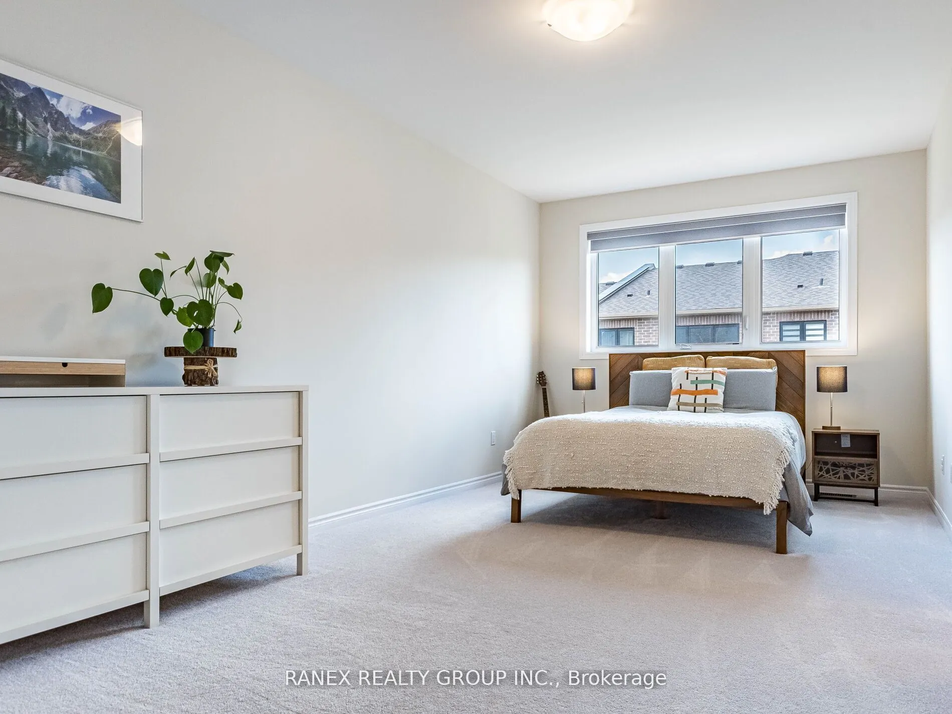 1411 Oakmont Common