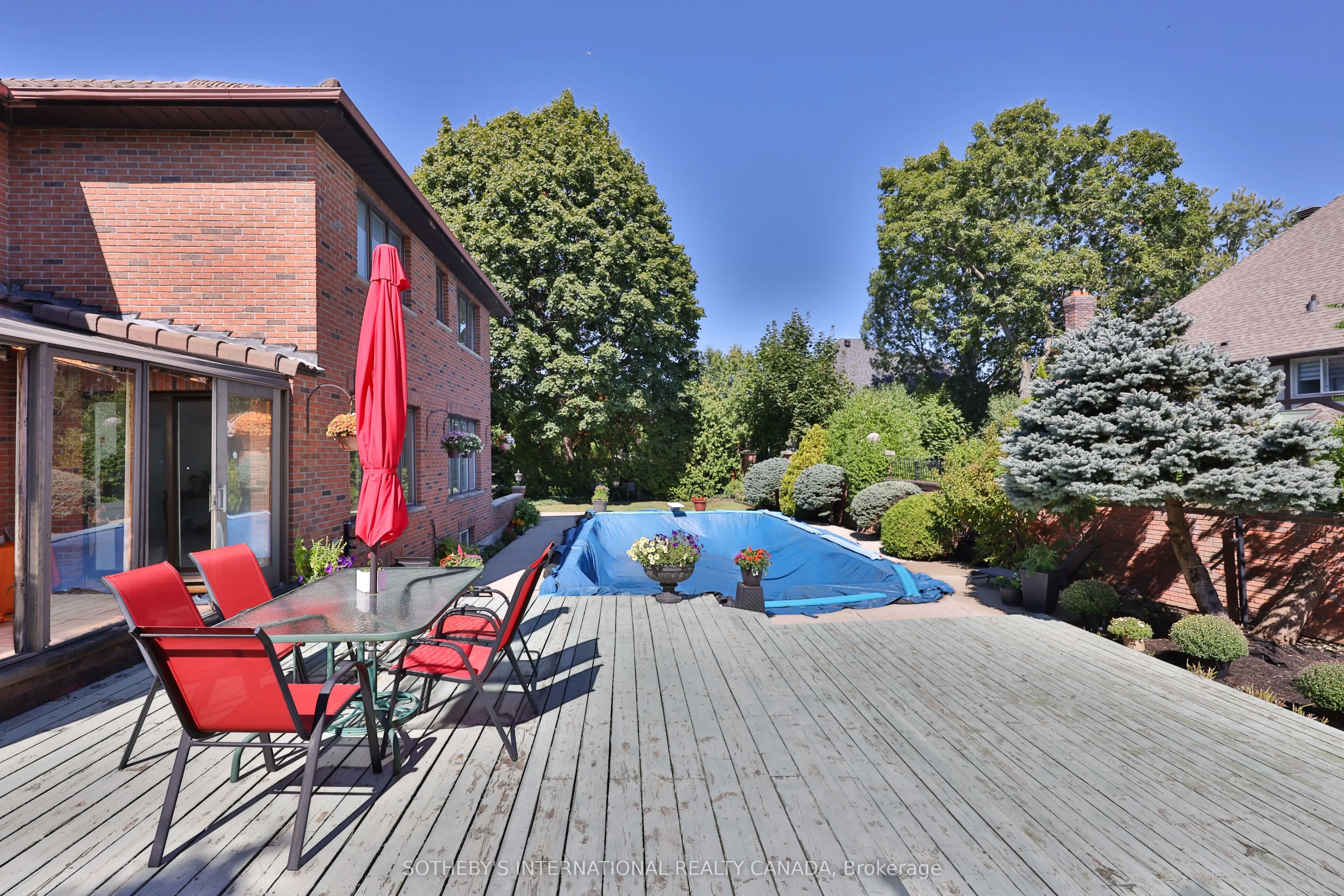 1070 Geran Crescent