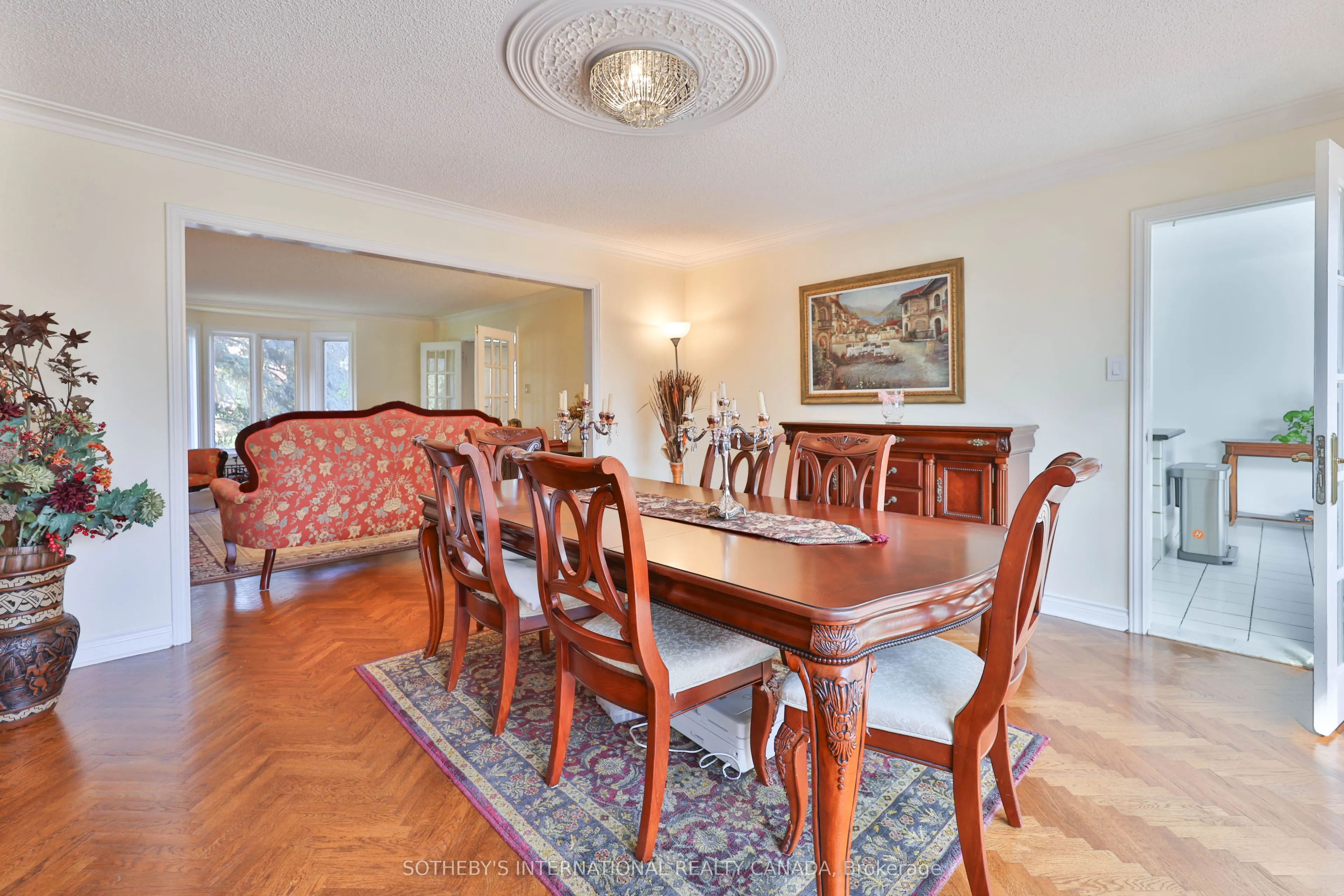 1070 Geran Crescent