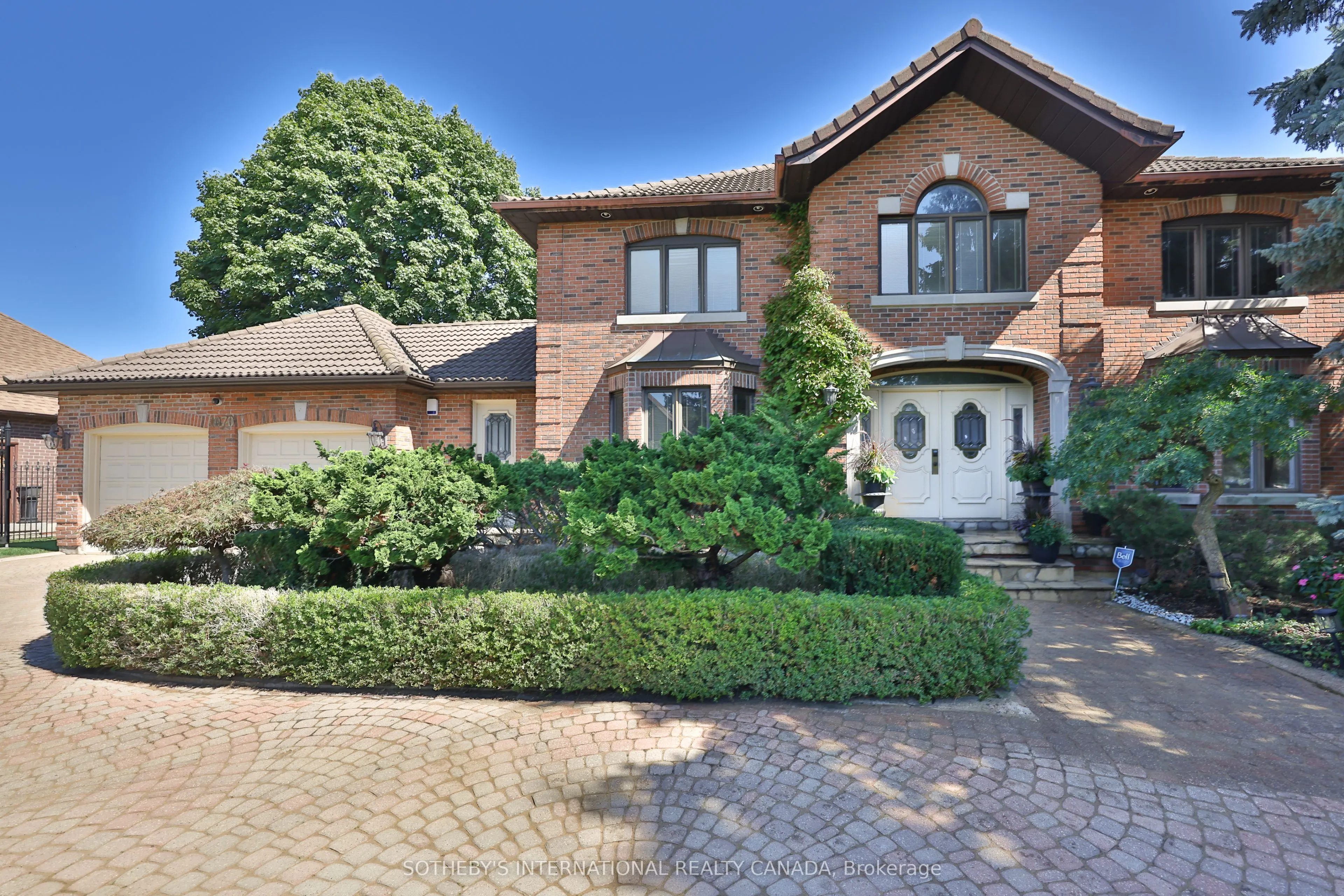 1070 Geran Crescent