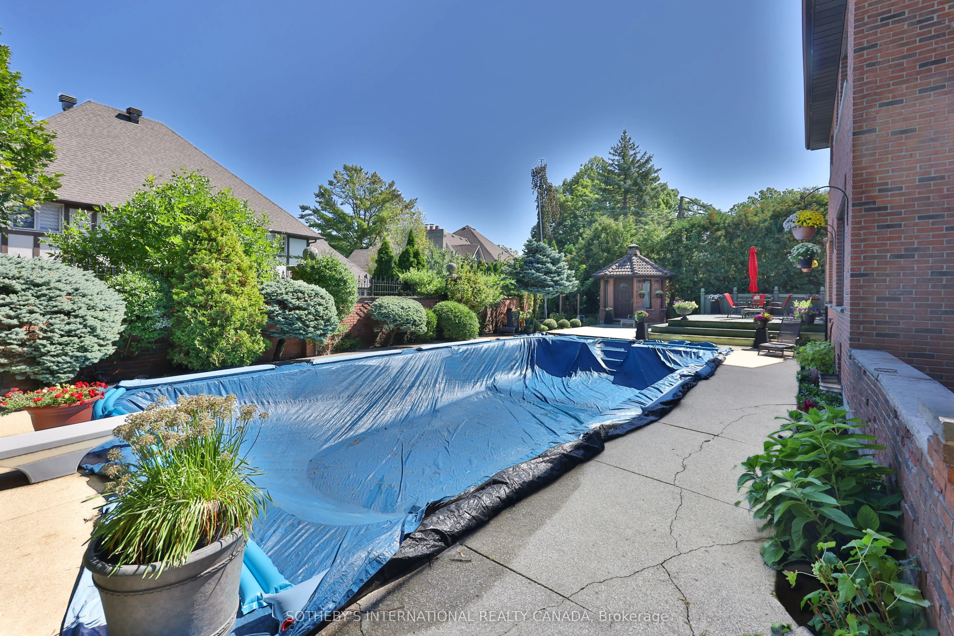 1070 Geran Crescent