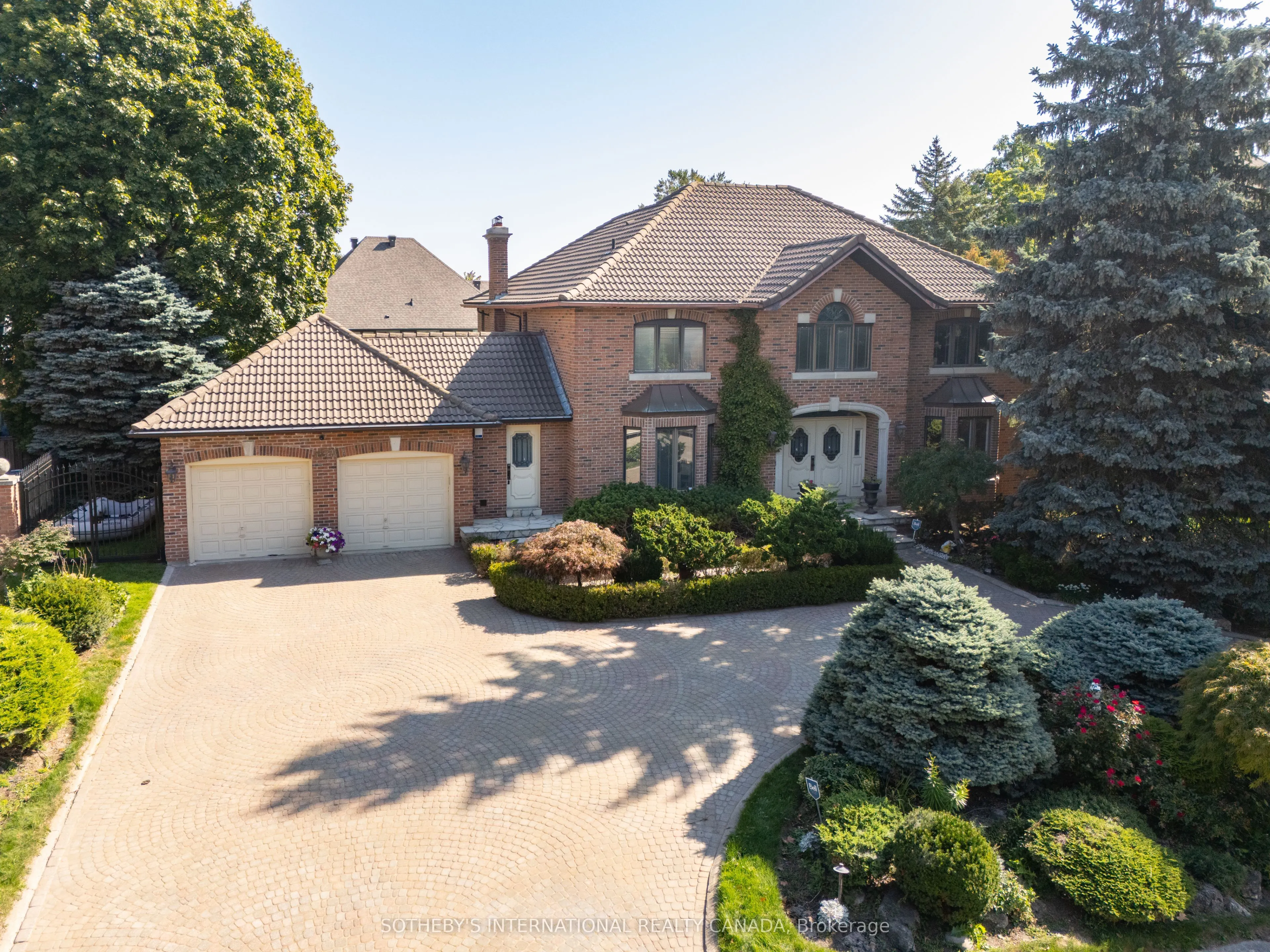 1070 Geran Crescent