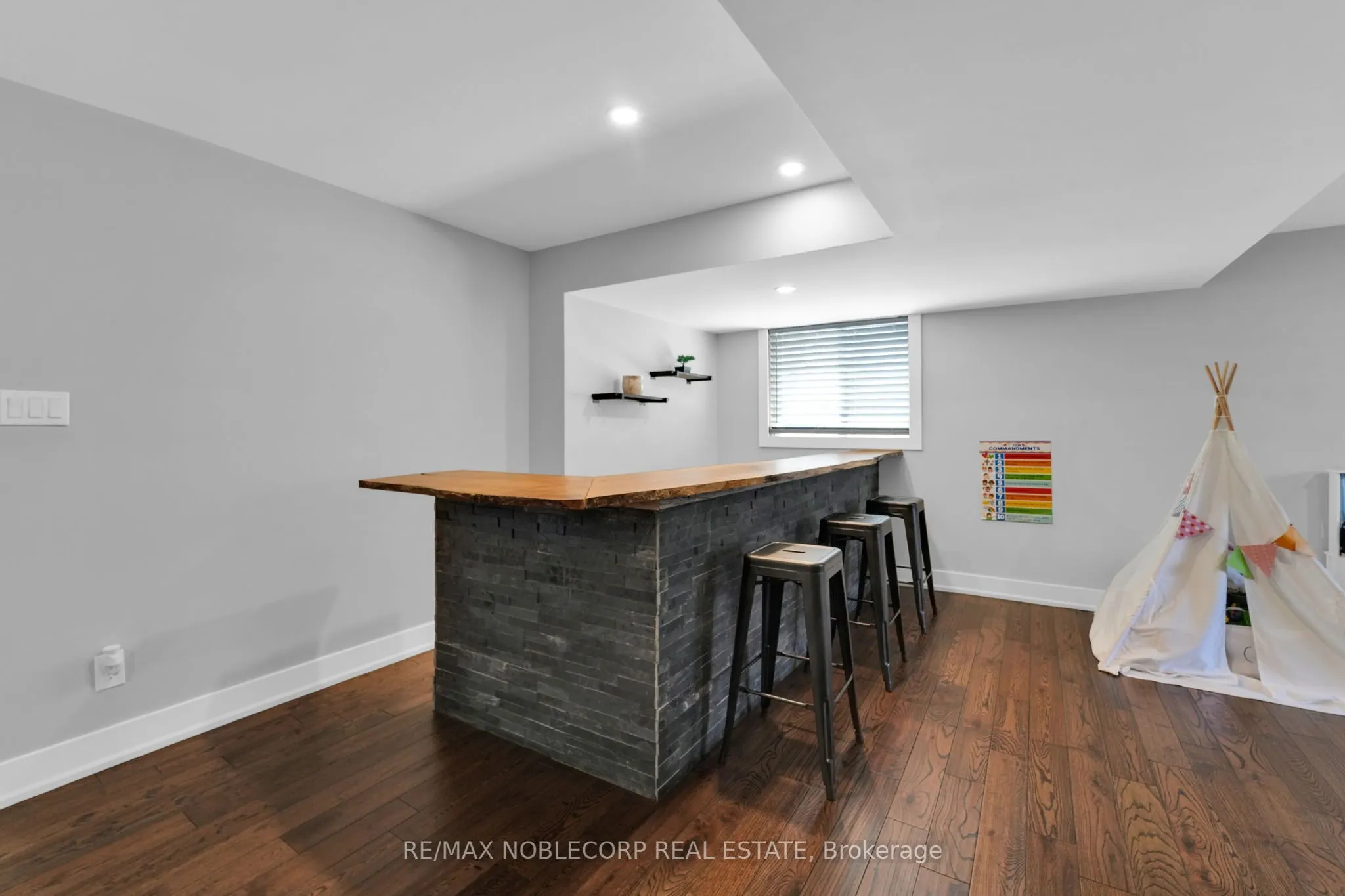 8 Fendley Road