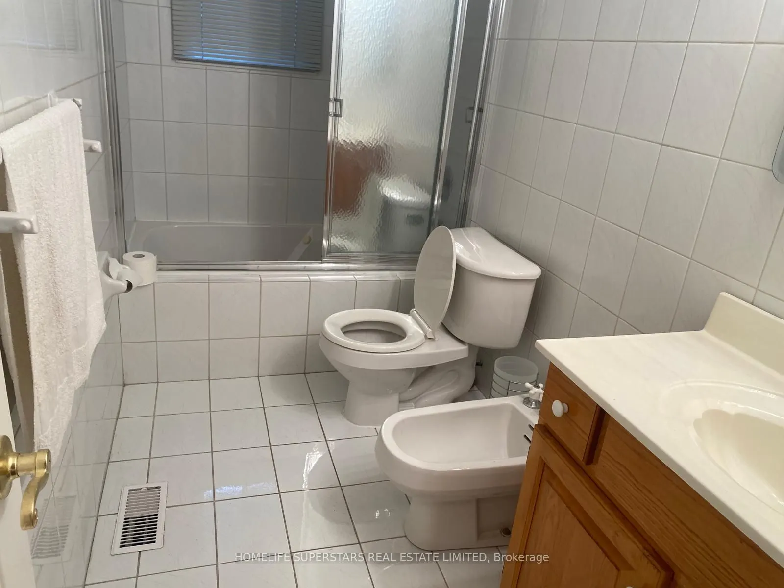 25 Braddock Road, #(Main Floor)