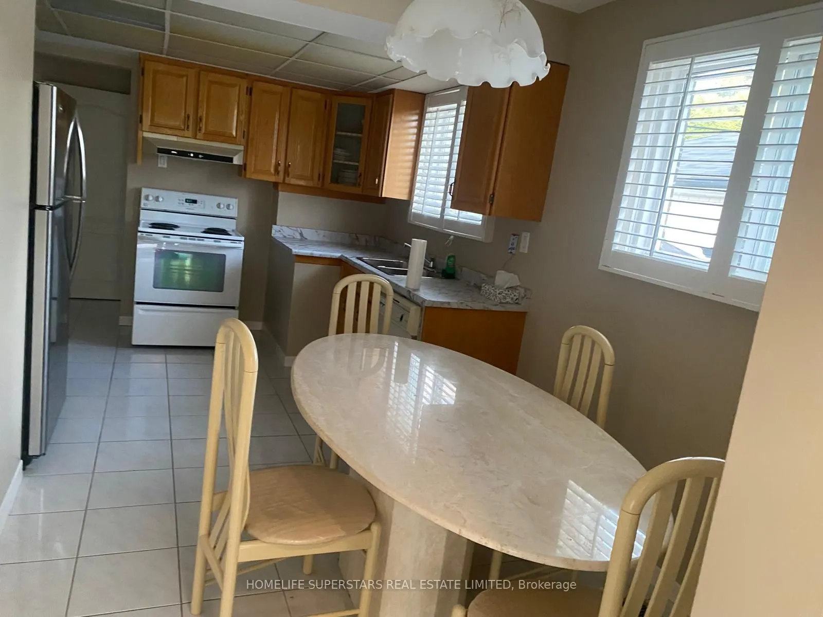 25 Braddock Road, #(Main Floor)