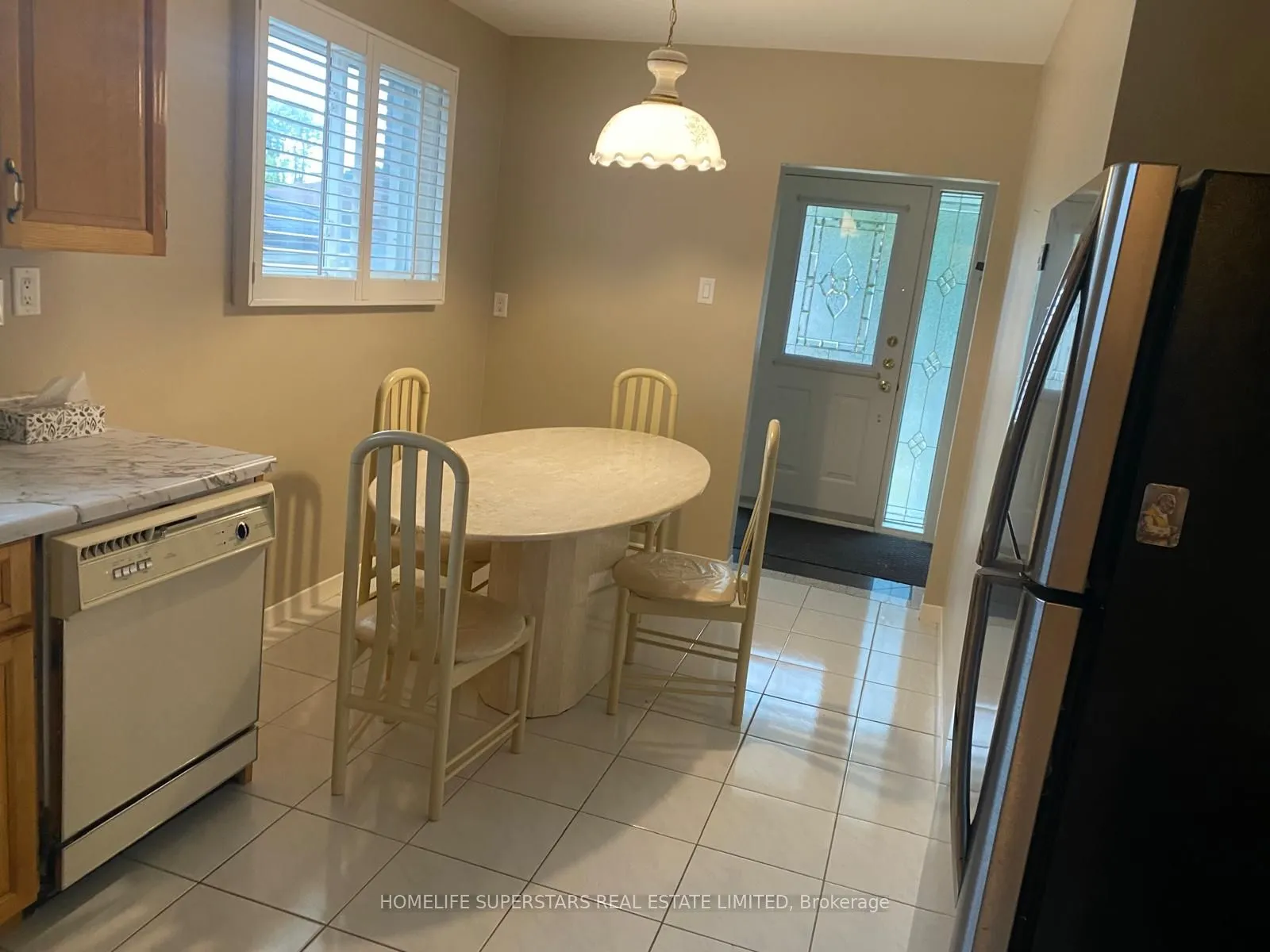 25 Braddock Road, #(Main Floor)