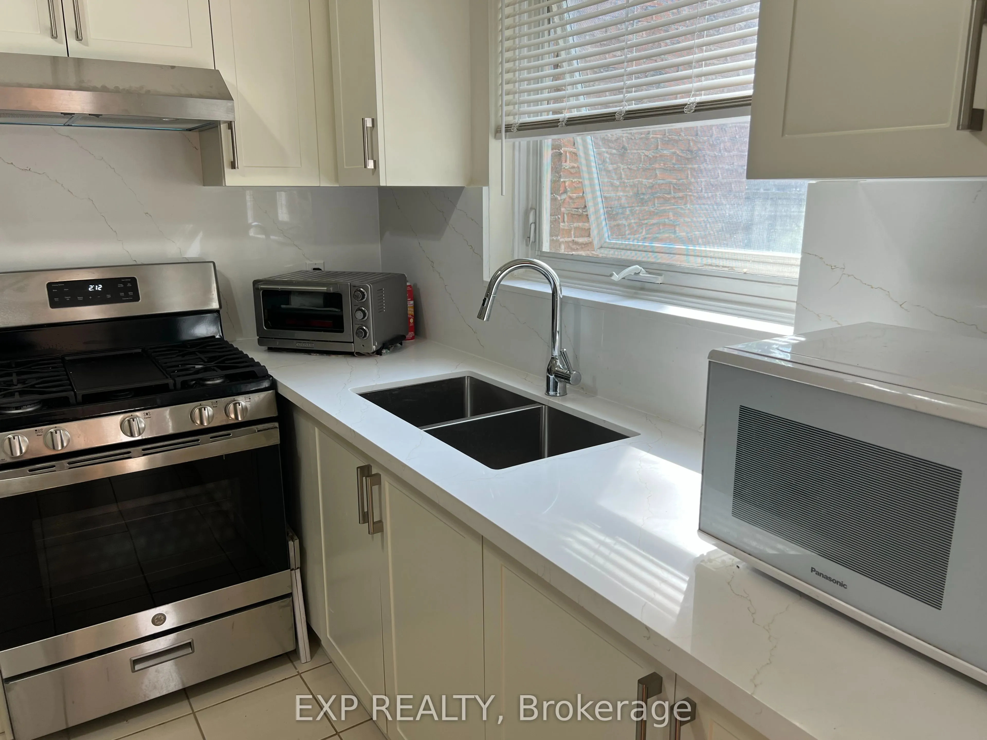 39 Lexington Avenue, #57