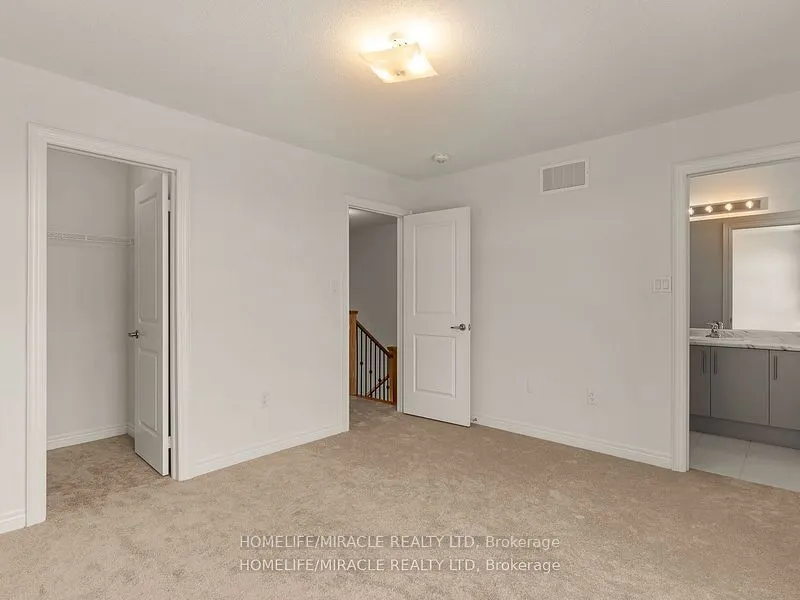 18 Queenpost Drive