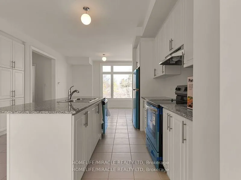 18 Queenpost Drive