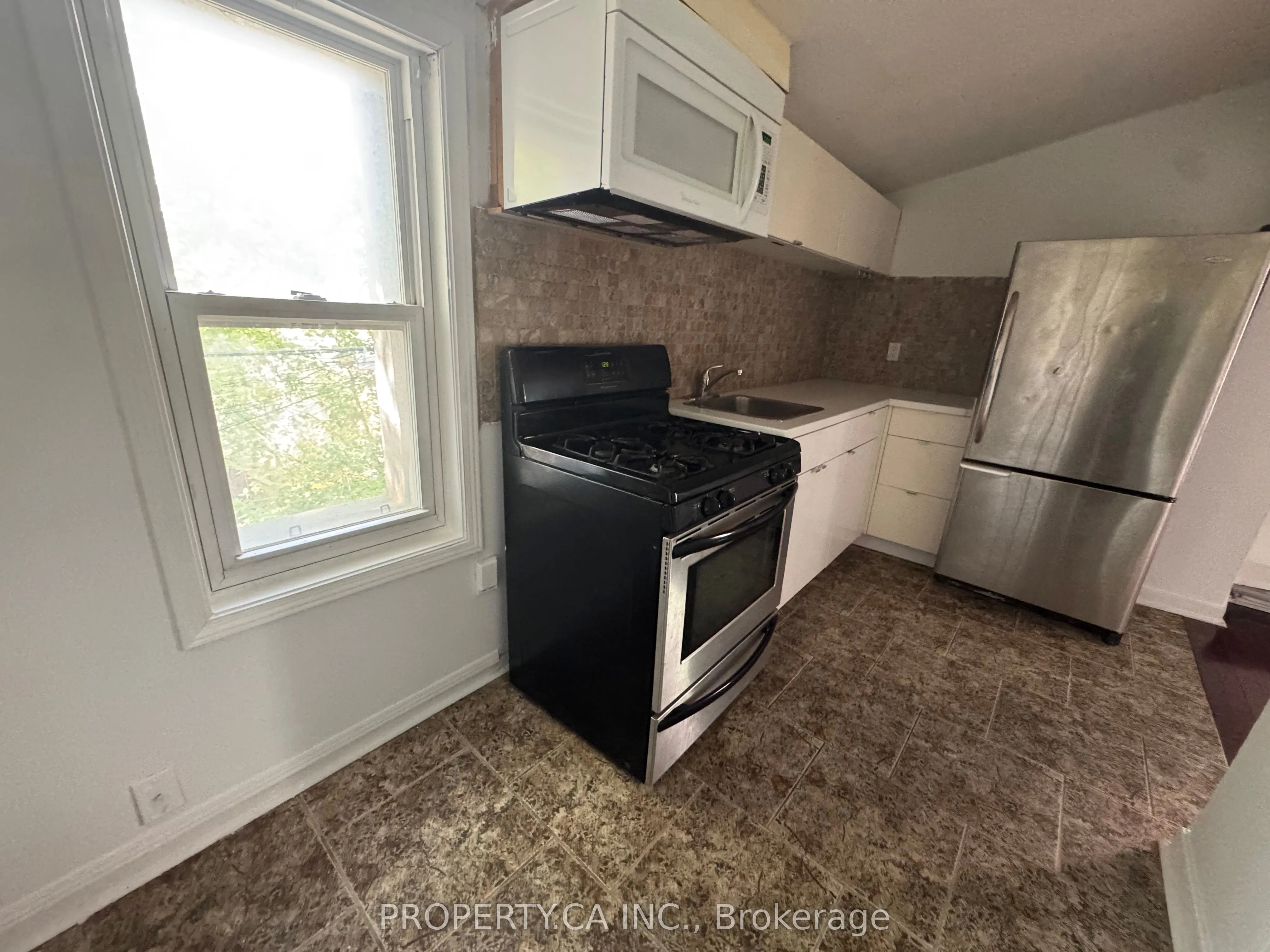 22 Brad Street, ##4
