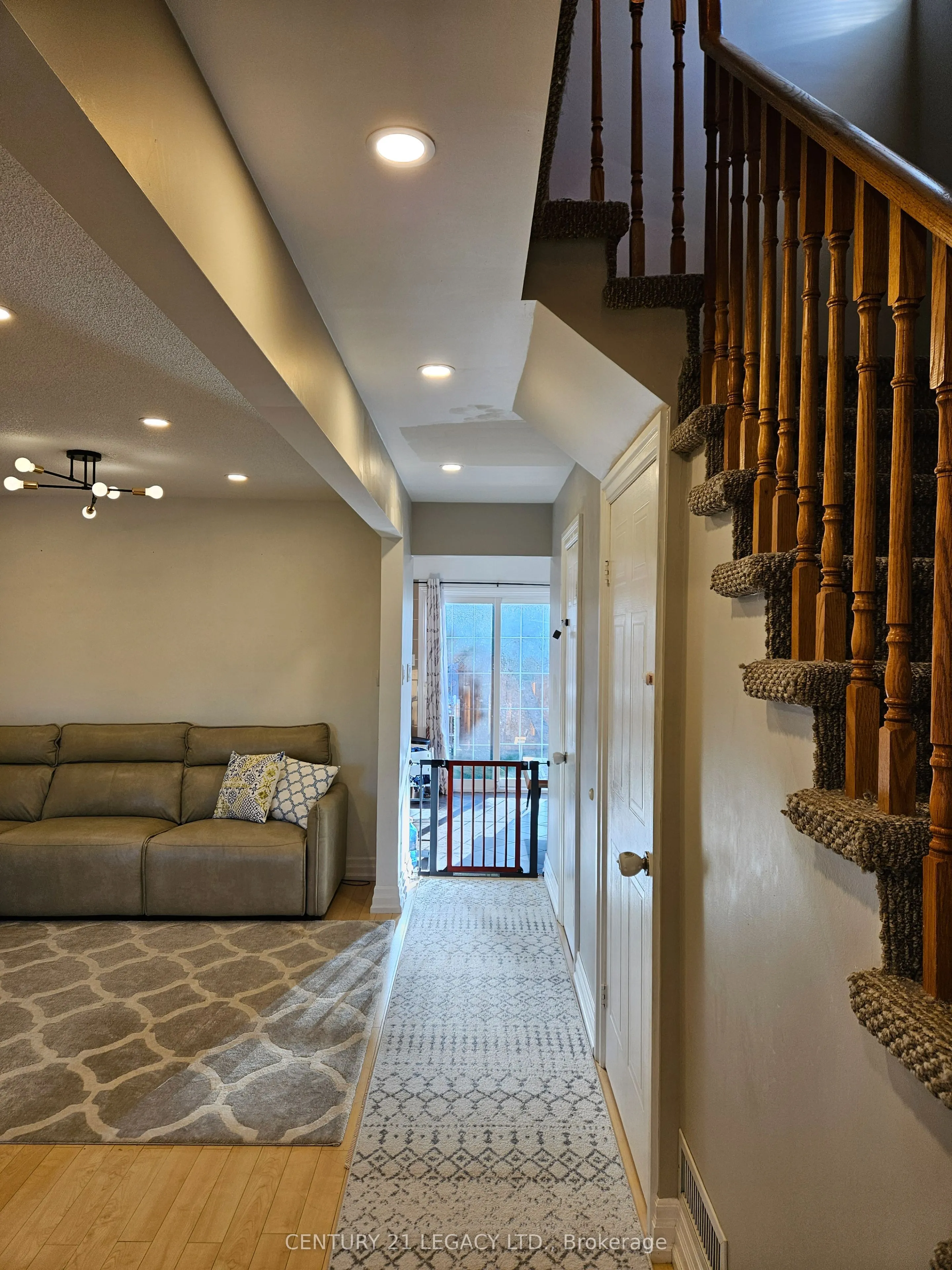 1298 Valerie Crescent