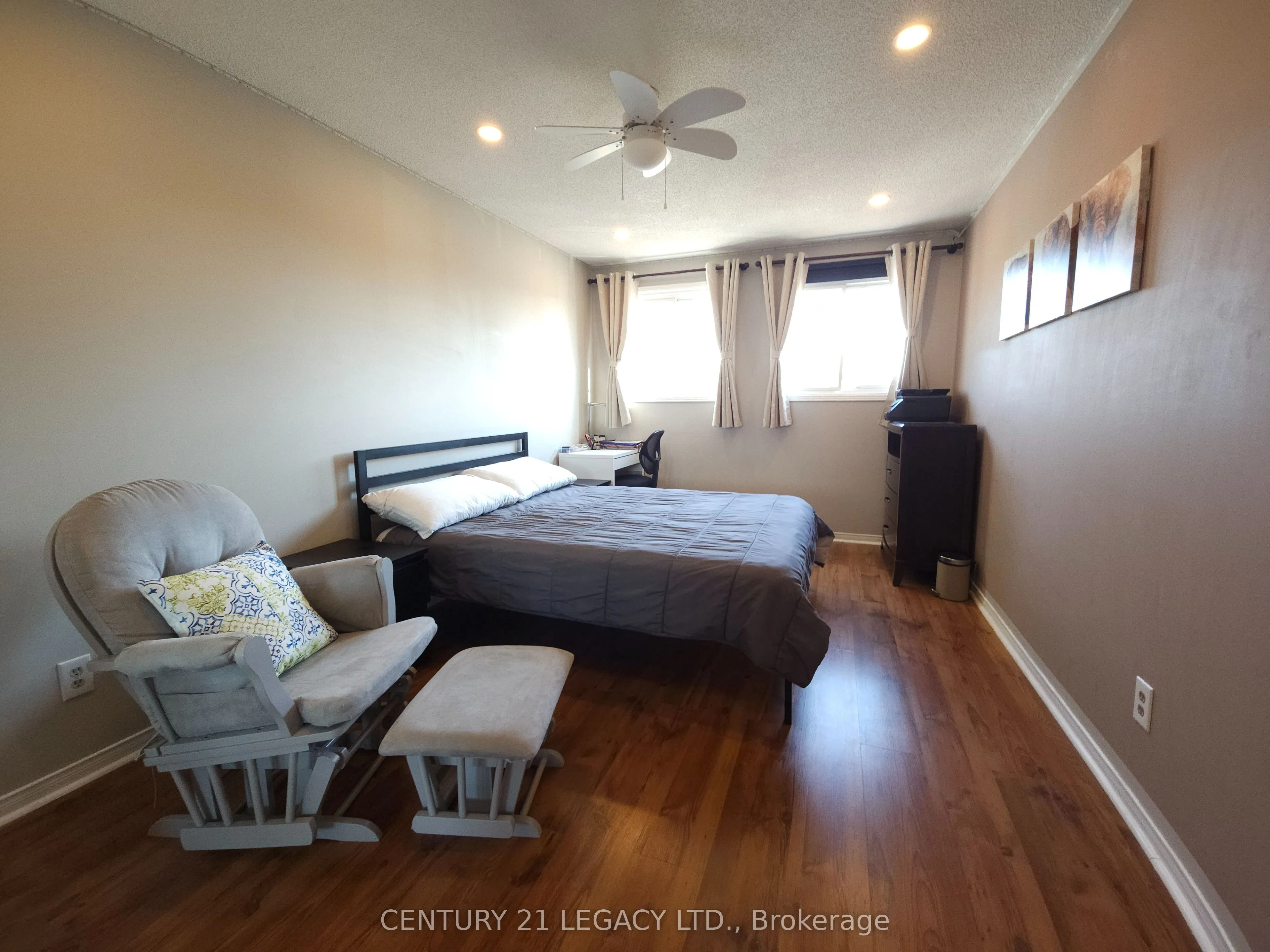 1298 Valerie Crescent