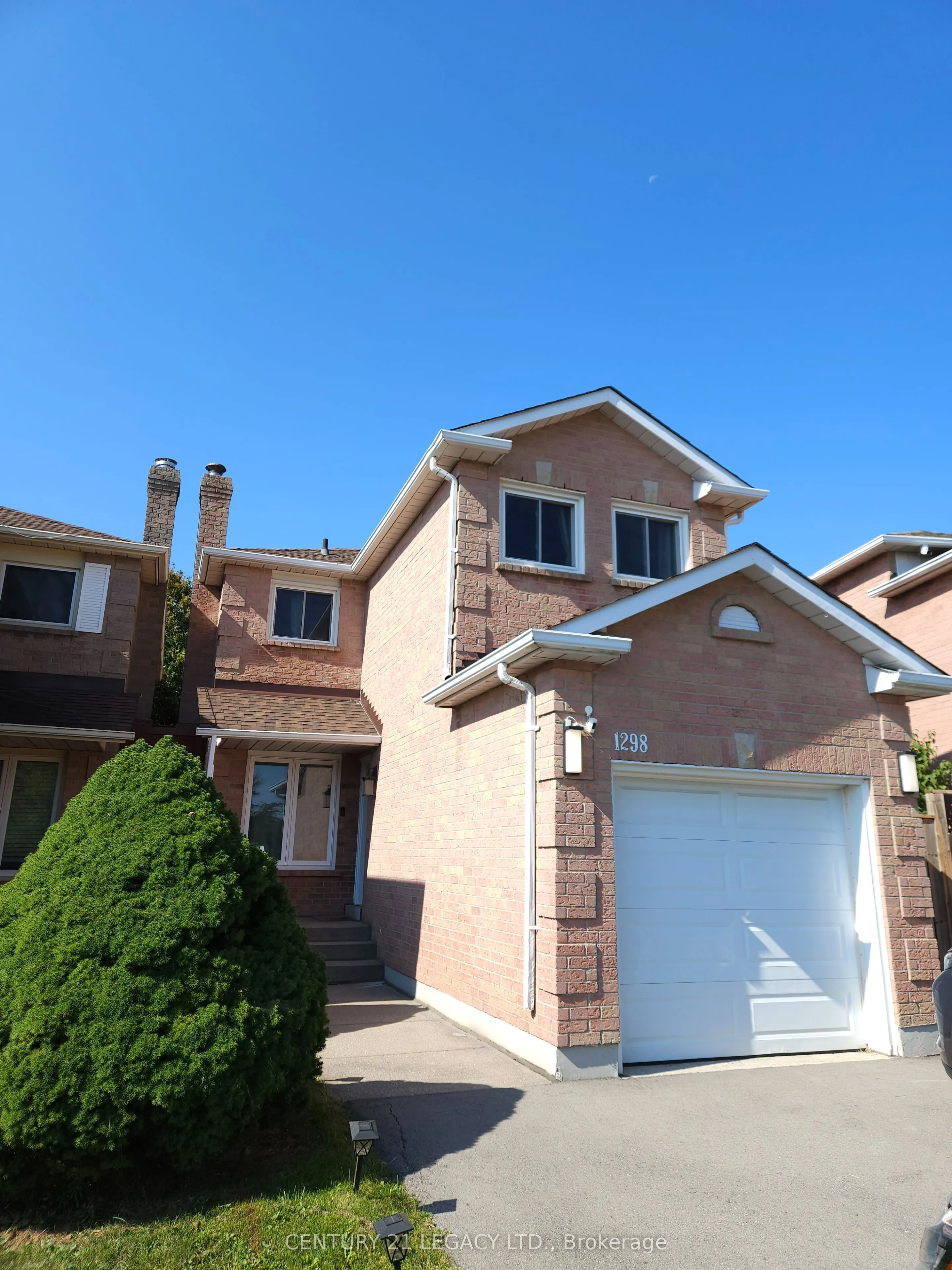 1298 Valerie Crescent