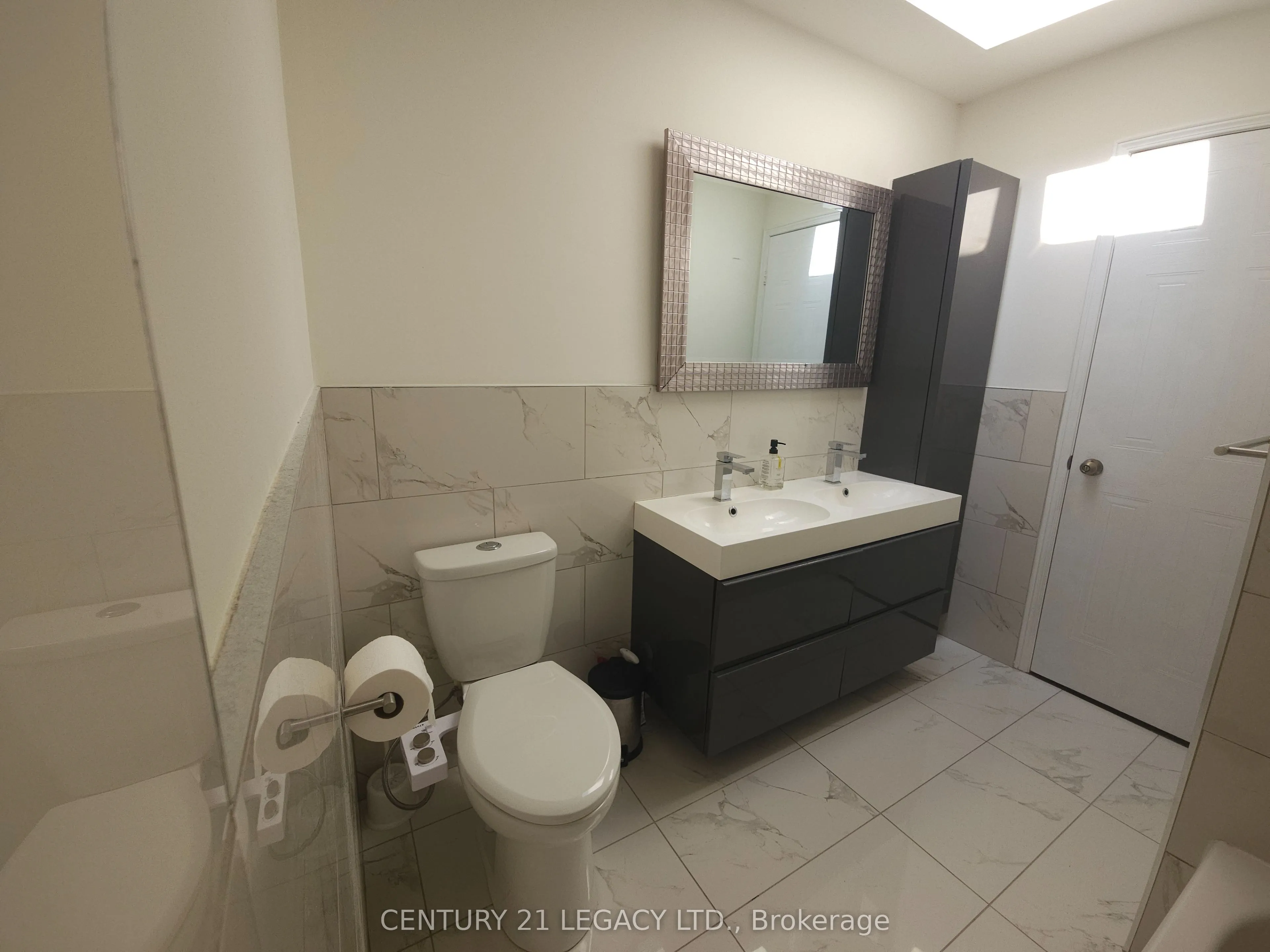 1298 Valerie Crescent