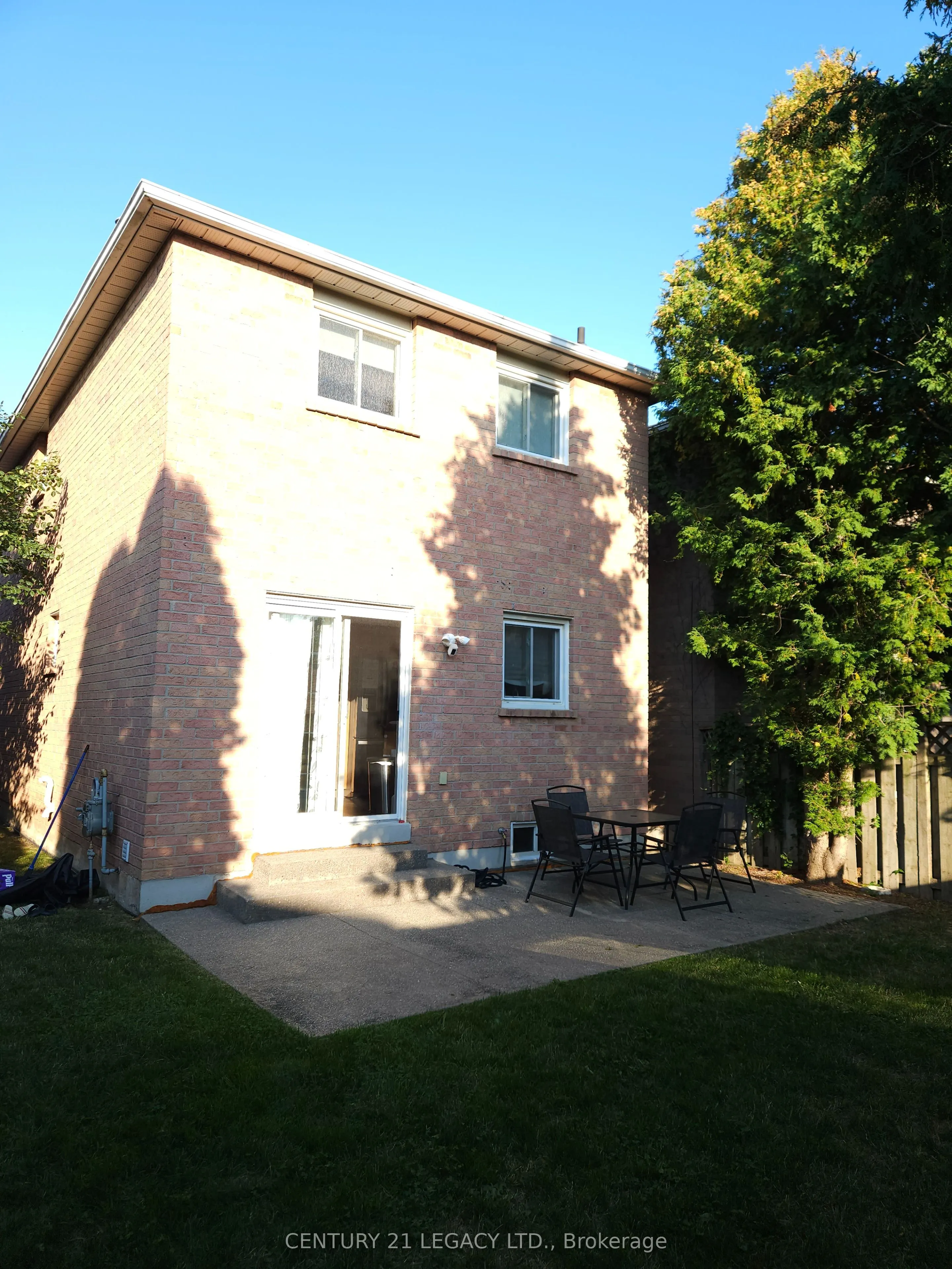 1298 Valerie Crescent