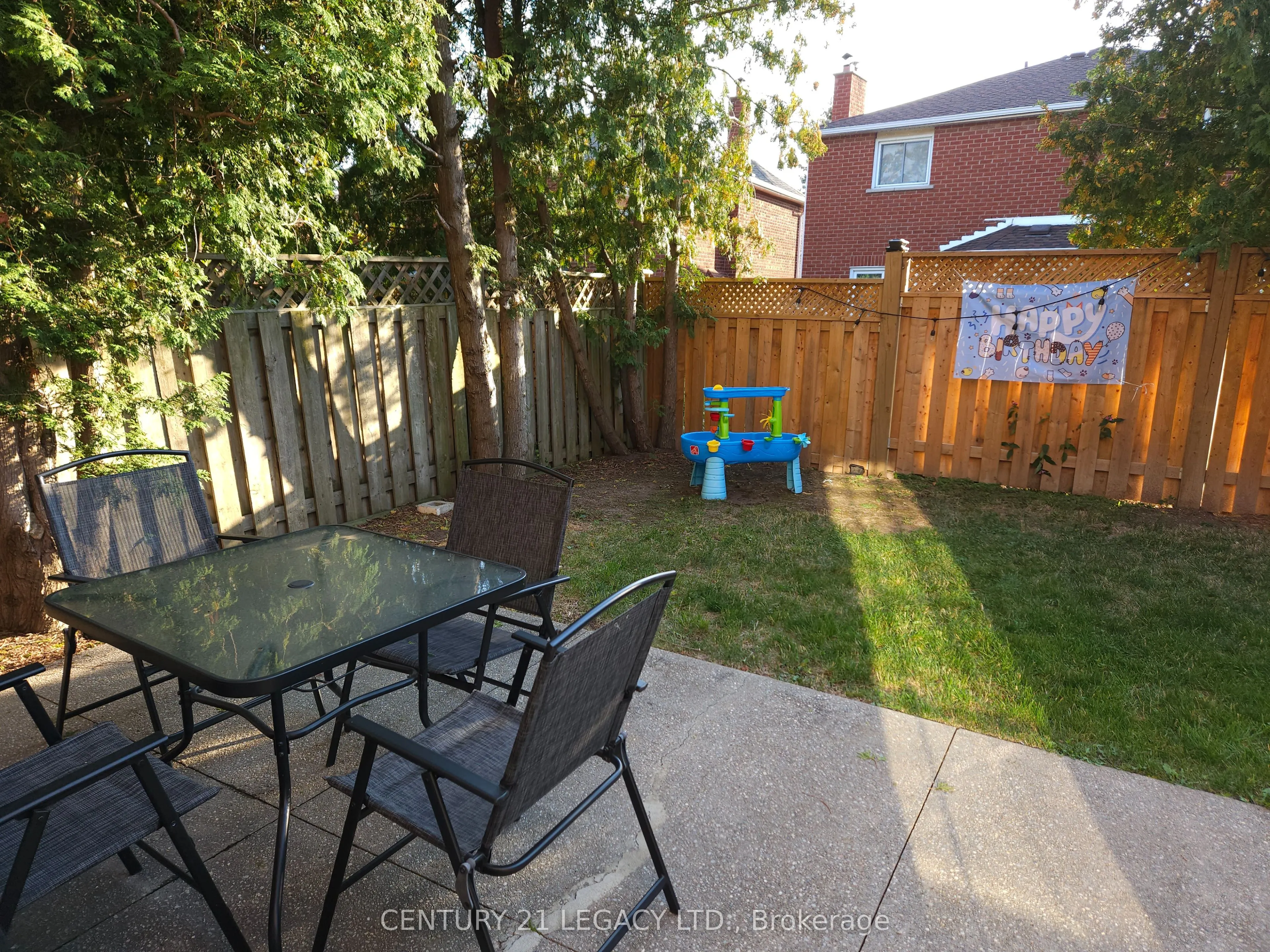 1298 Valerie Crescent