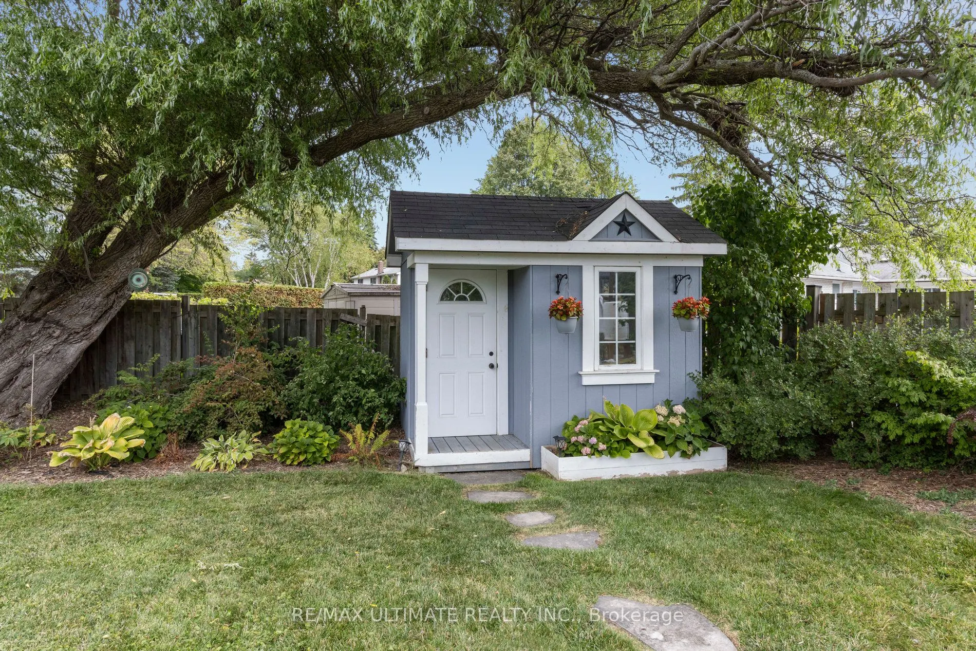 40 Birchview Crescent
