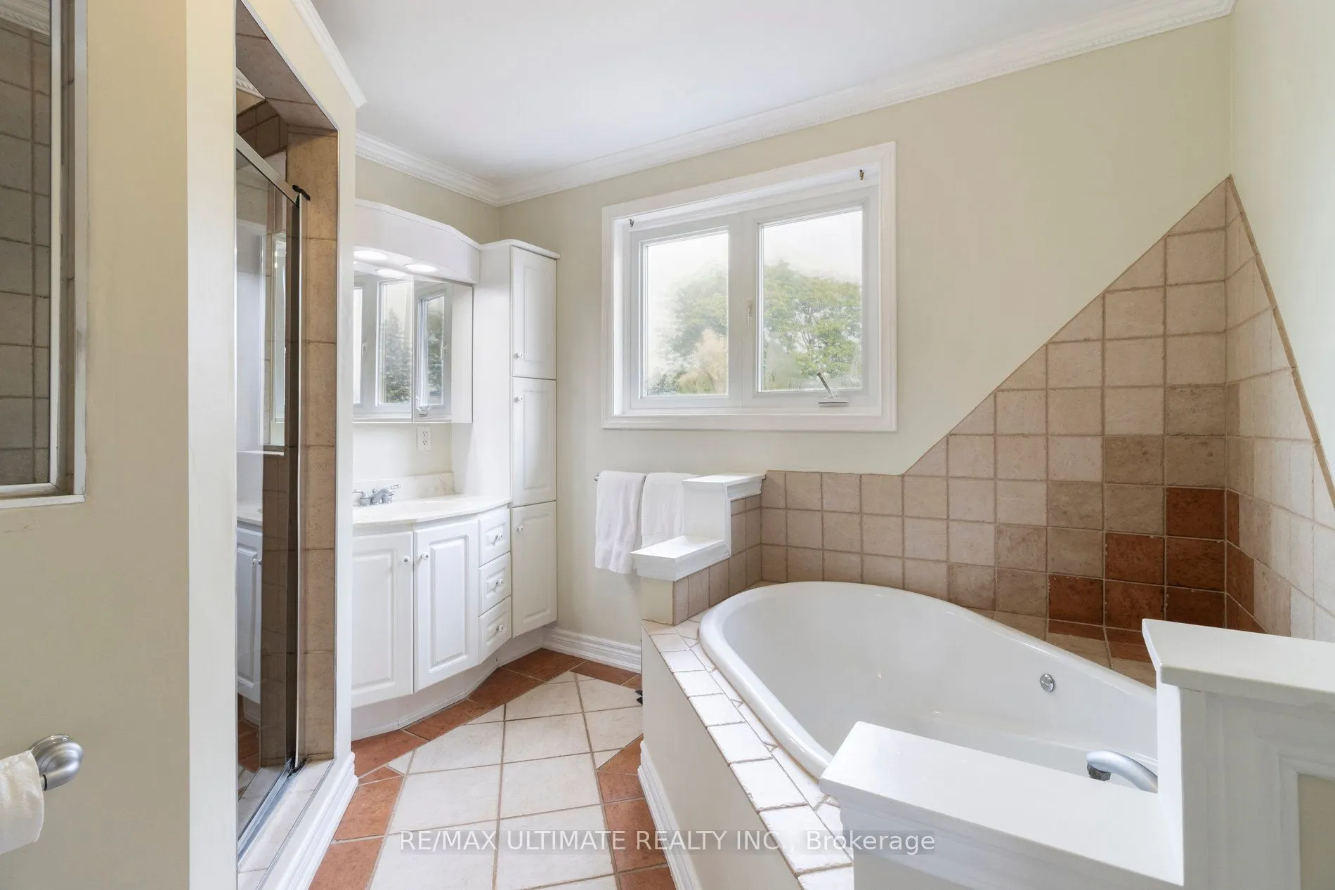 40 Birchview Crescent