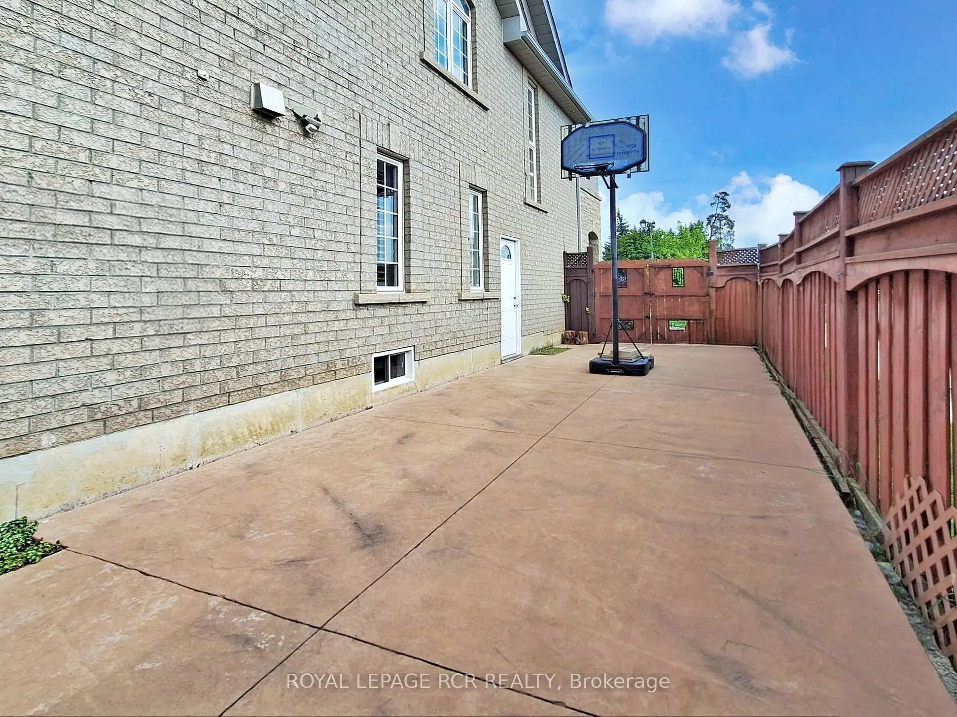 28 Wakely Boulevard