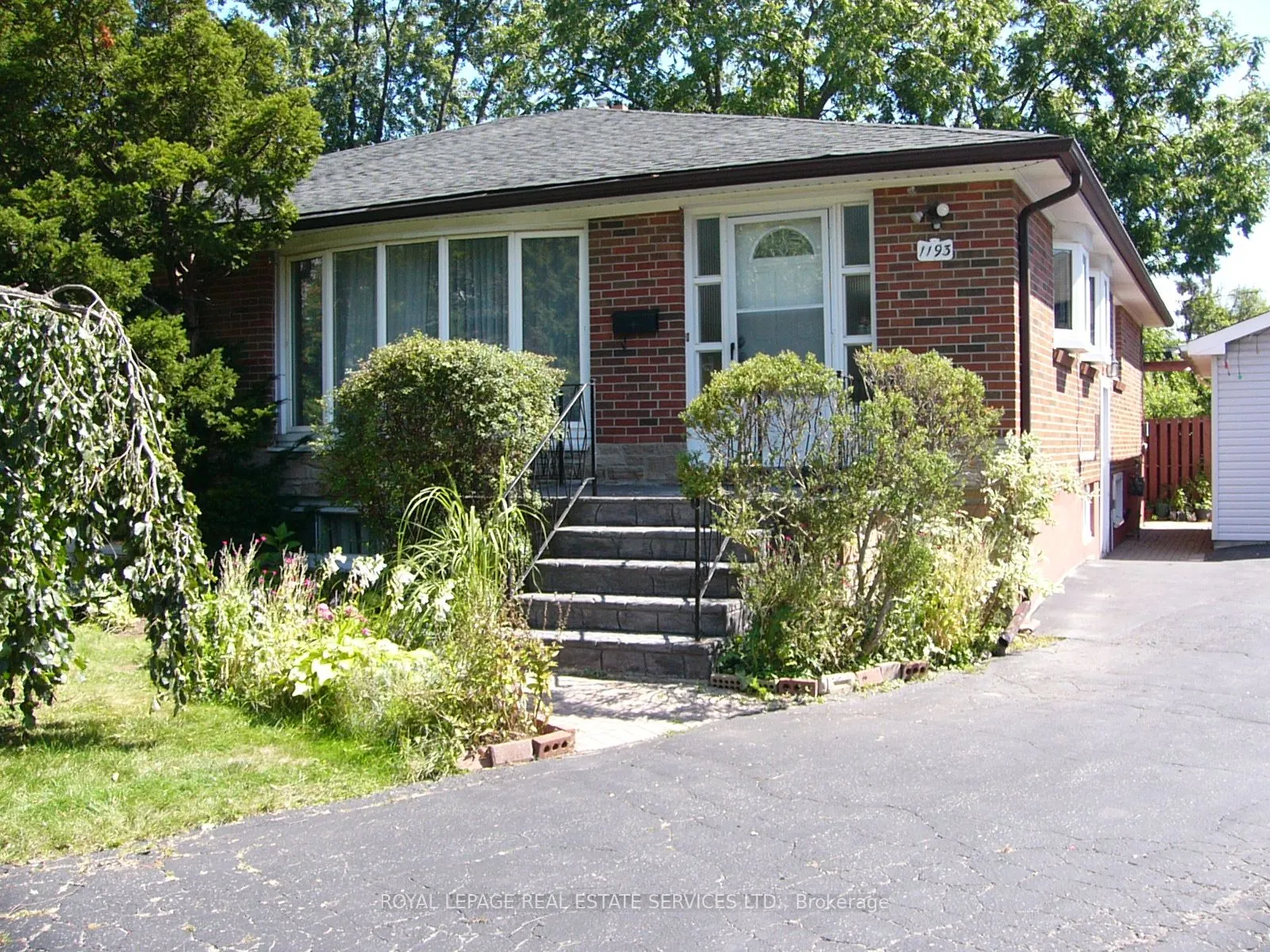 1193 Ingledene Drive