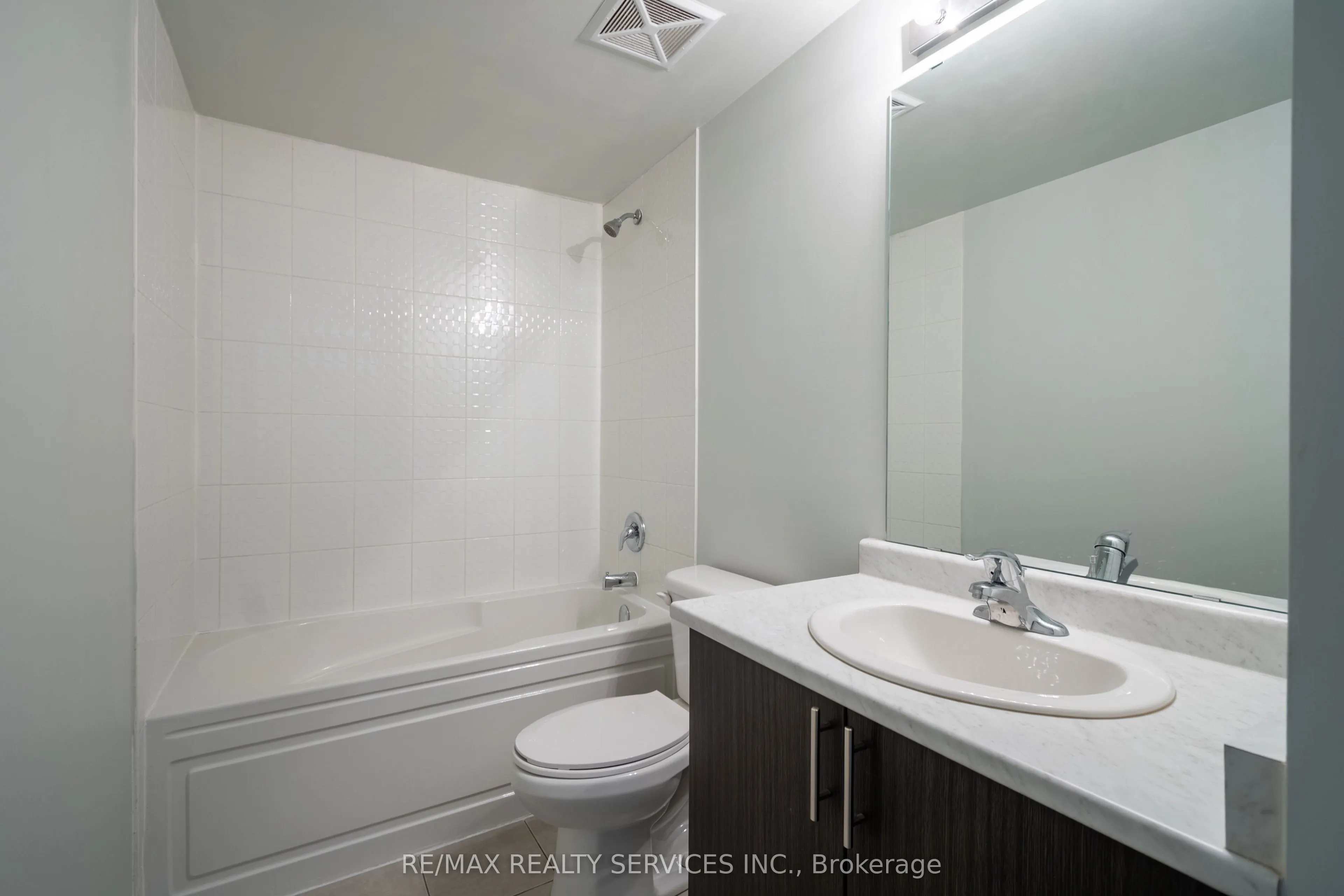 1208 Main Street E, #105