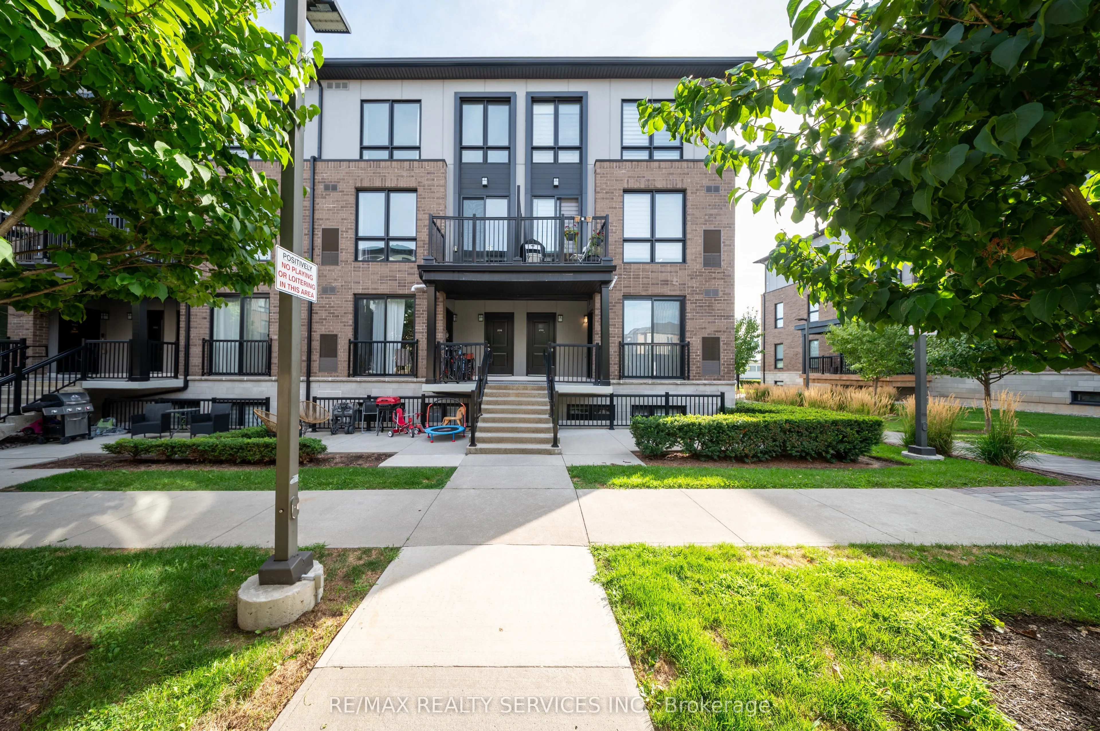 1208 Main Street E, #105