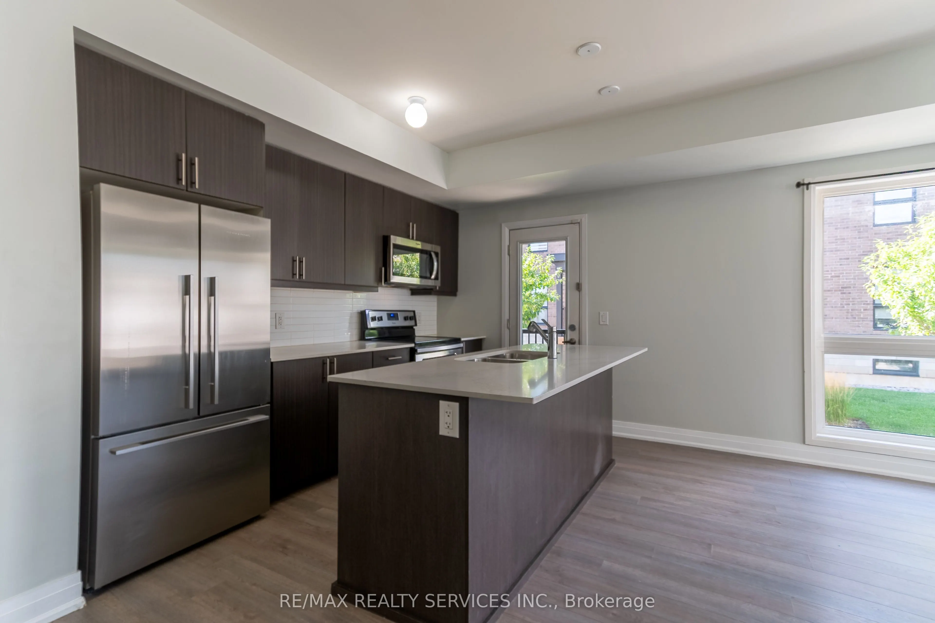 1208 Main Street E, #105
