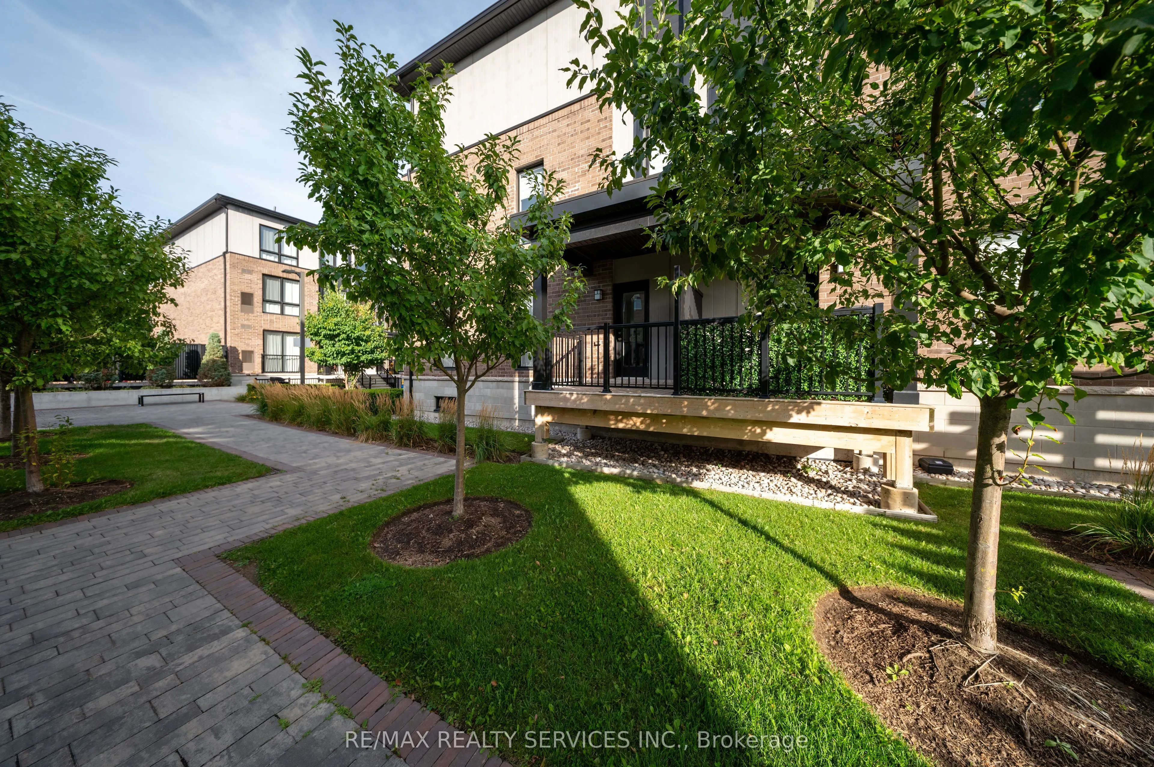 1208 Main Street E, #105