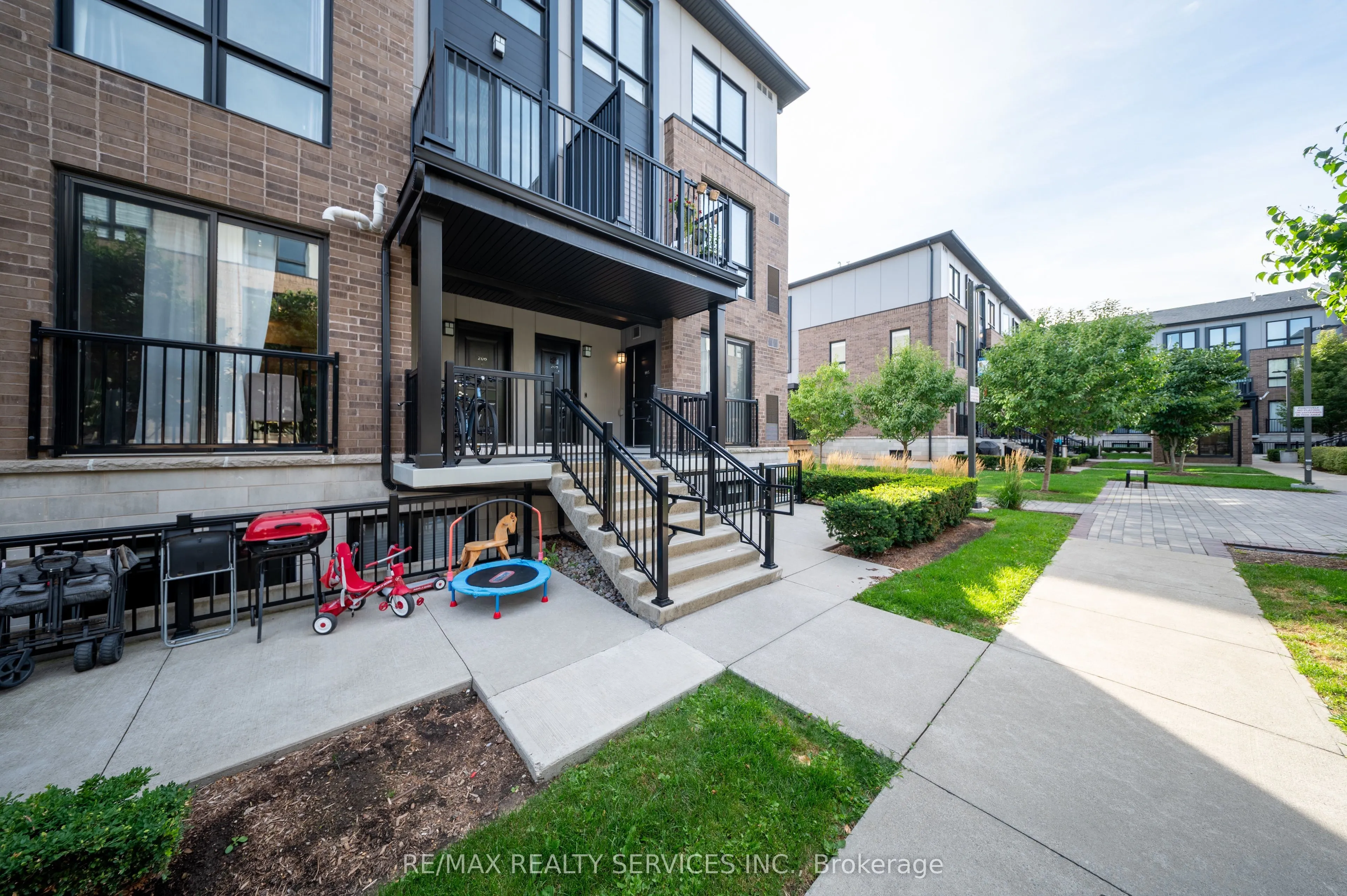 1208 Main Street E, #105