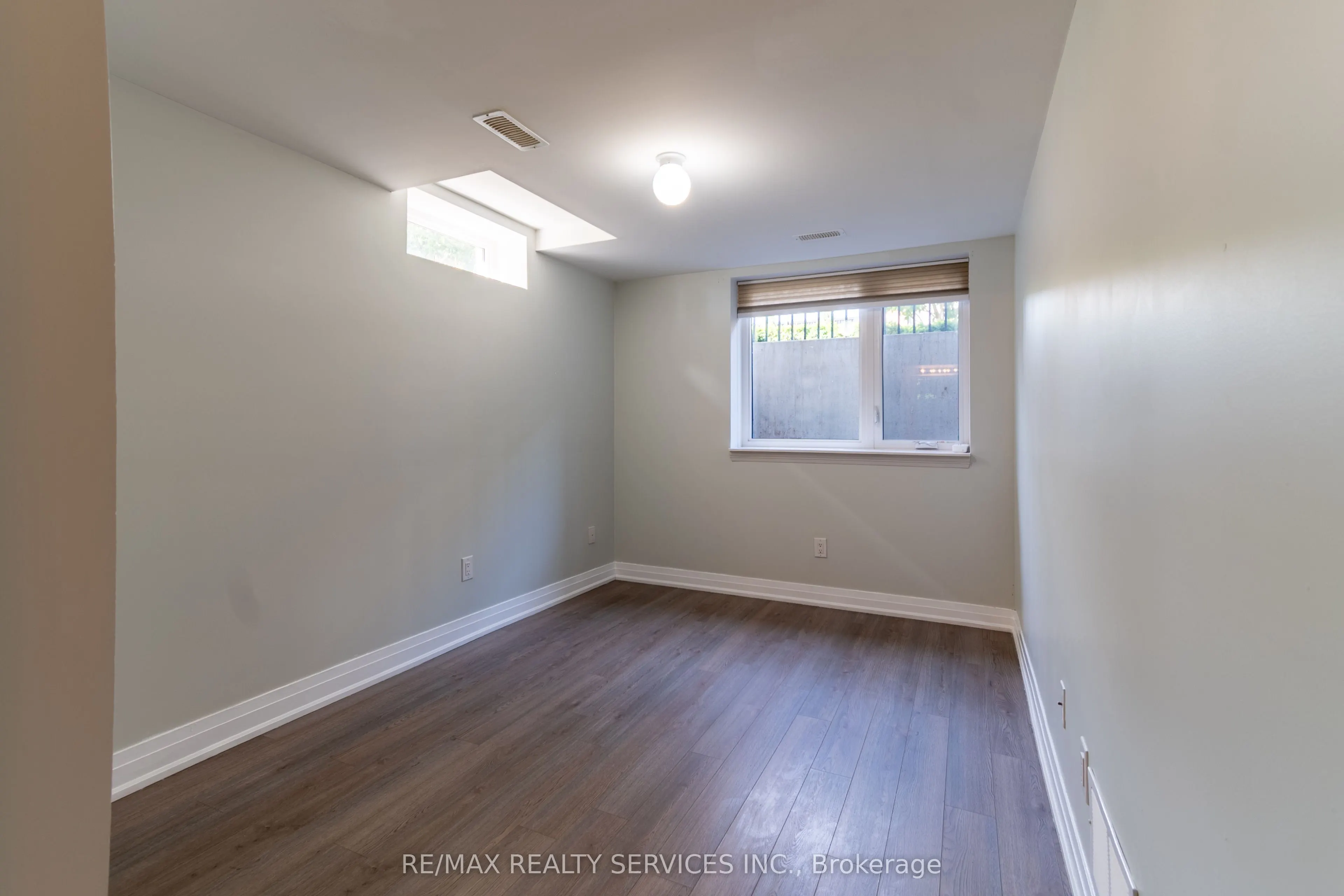 1208 Main Street E, #105