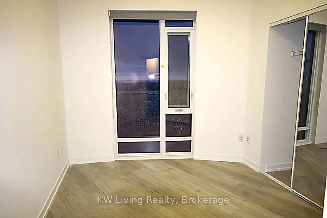 2520 Eglinton Avenue W, #1816