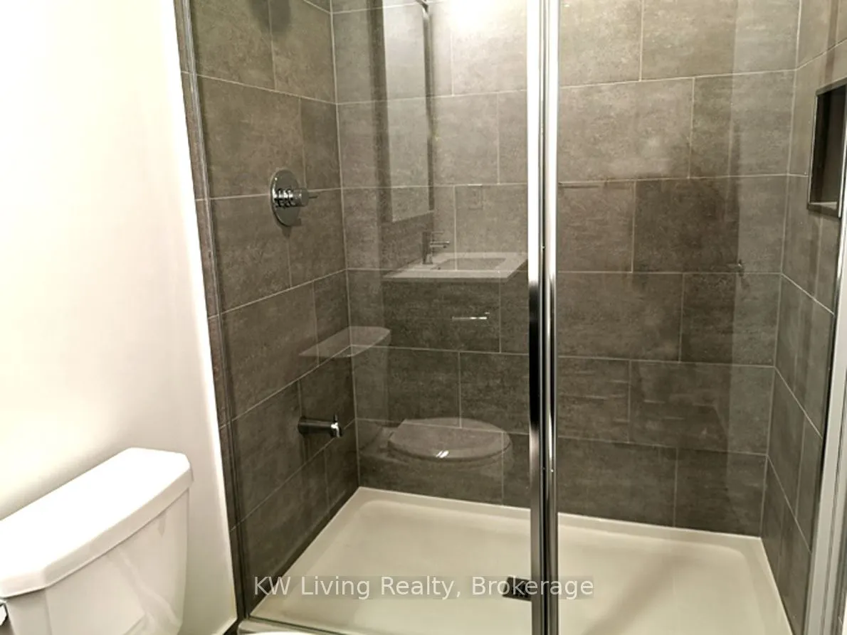 2520 Eglinton Avenue W, #1816