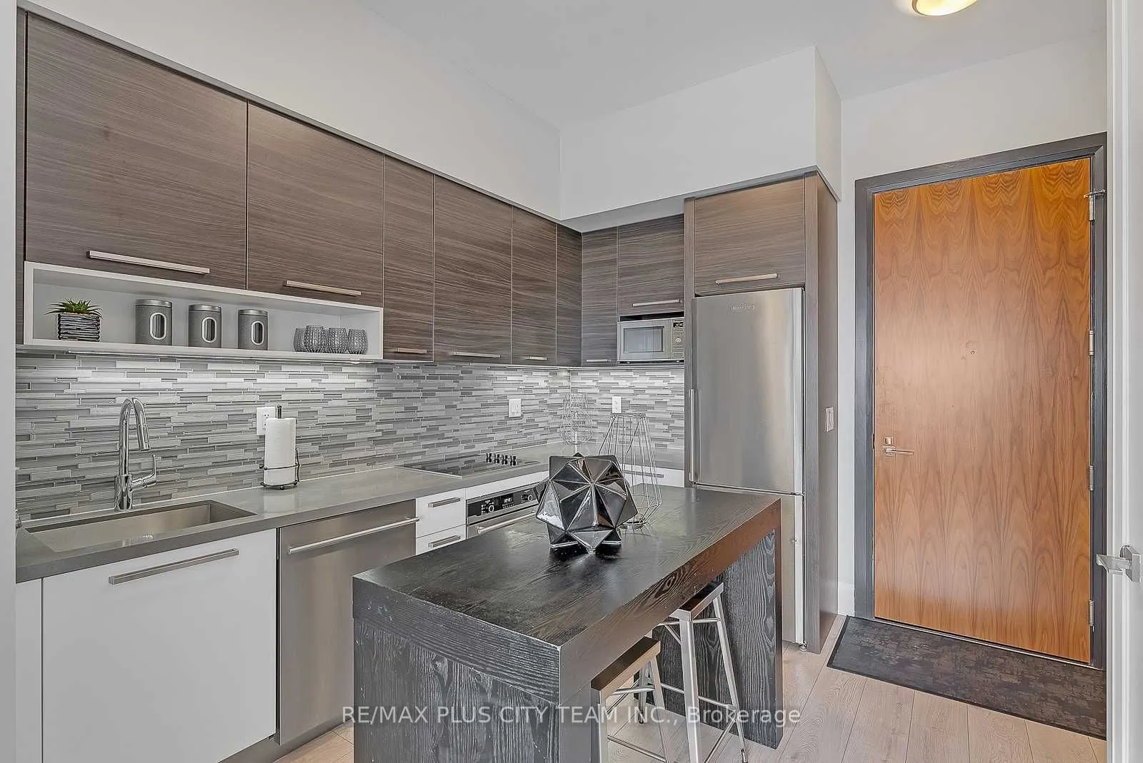 36 Park Lawn Road, #4306