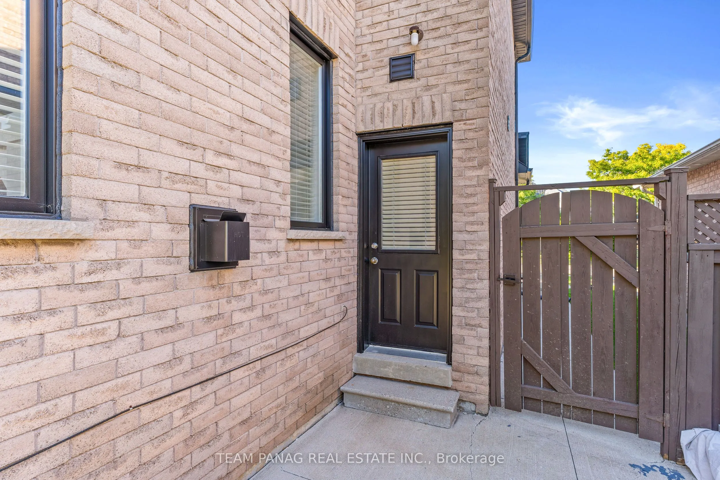15 Banks Drive
