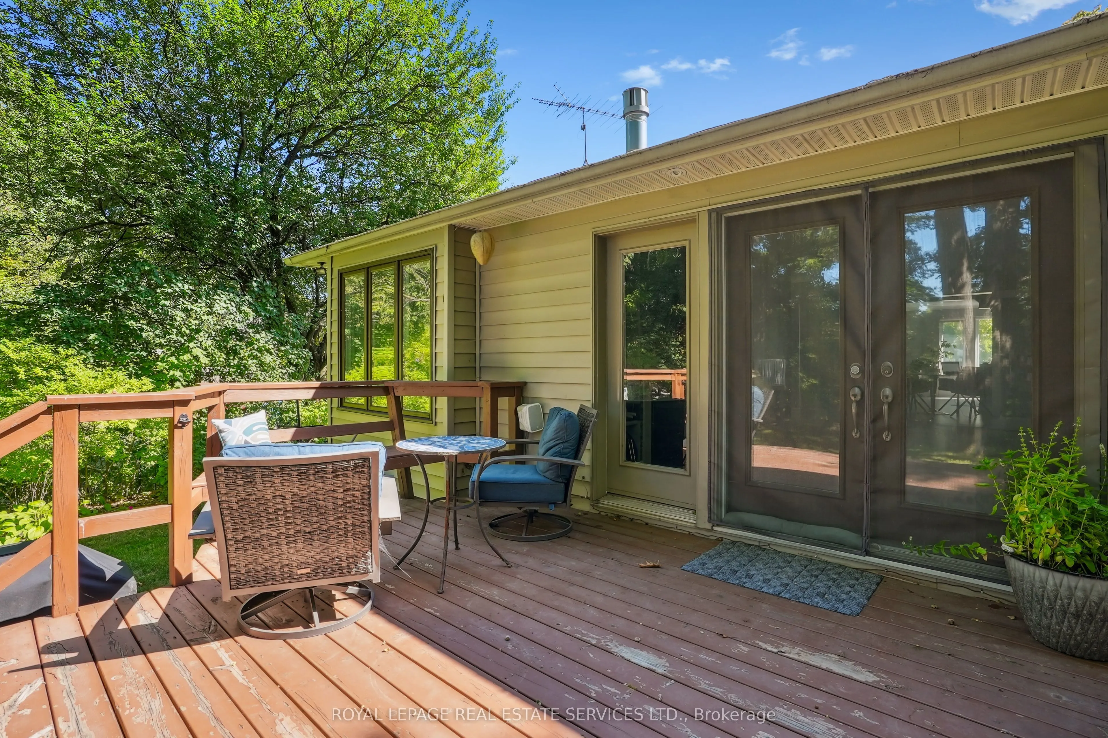 397 River Side Drive