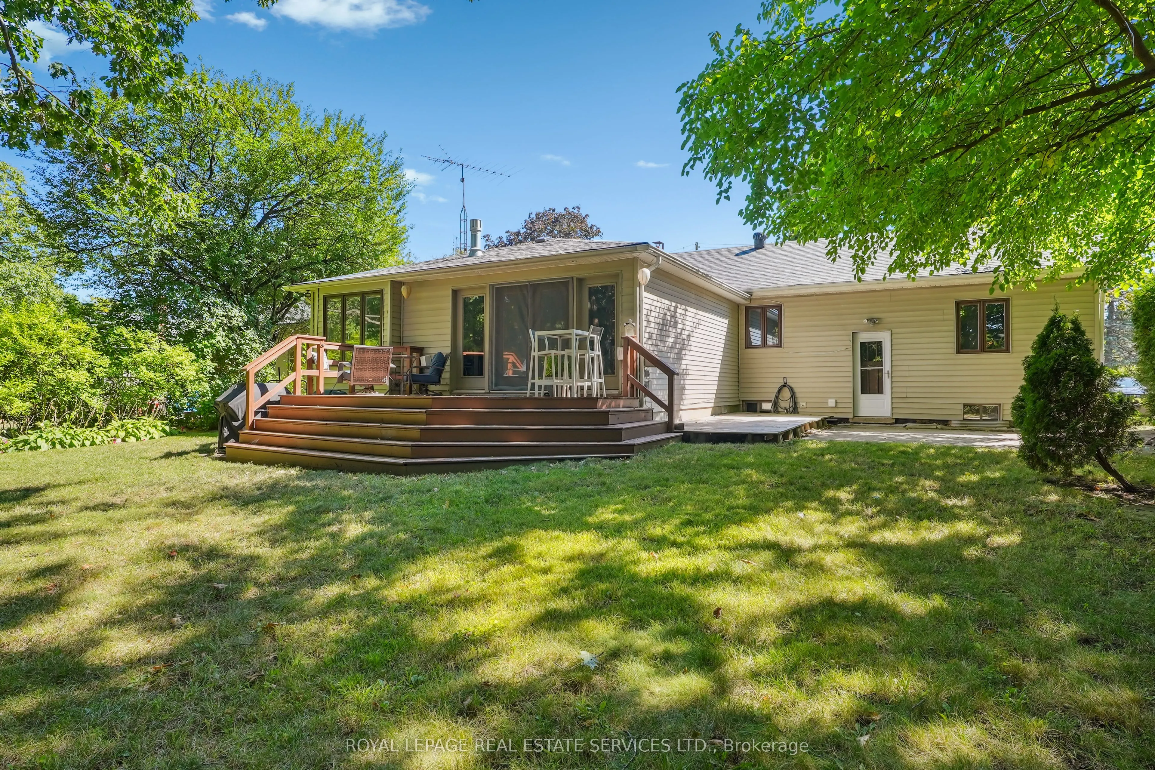 397 River Side Drive