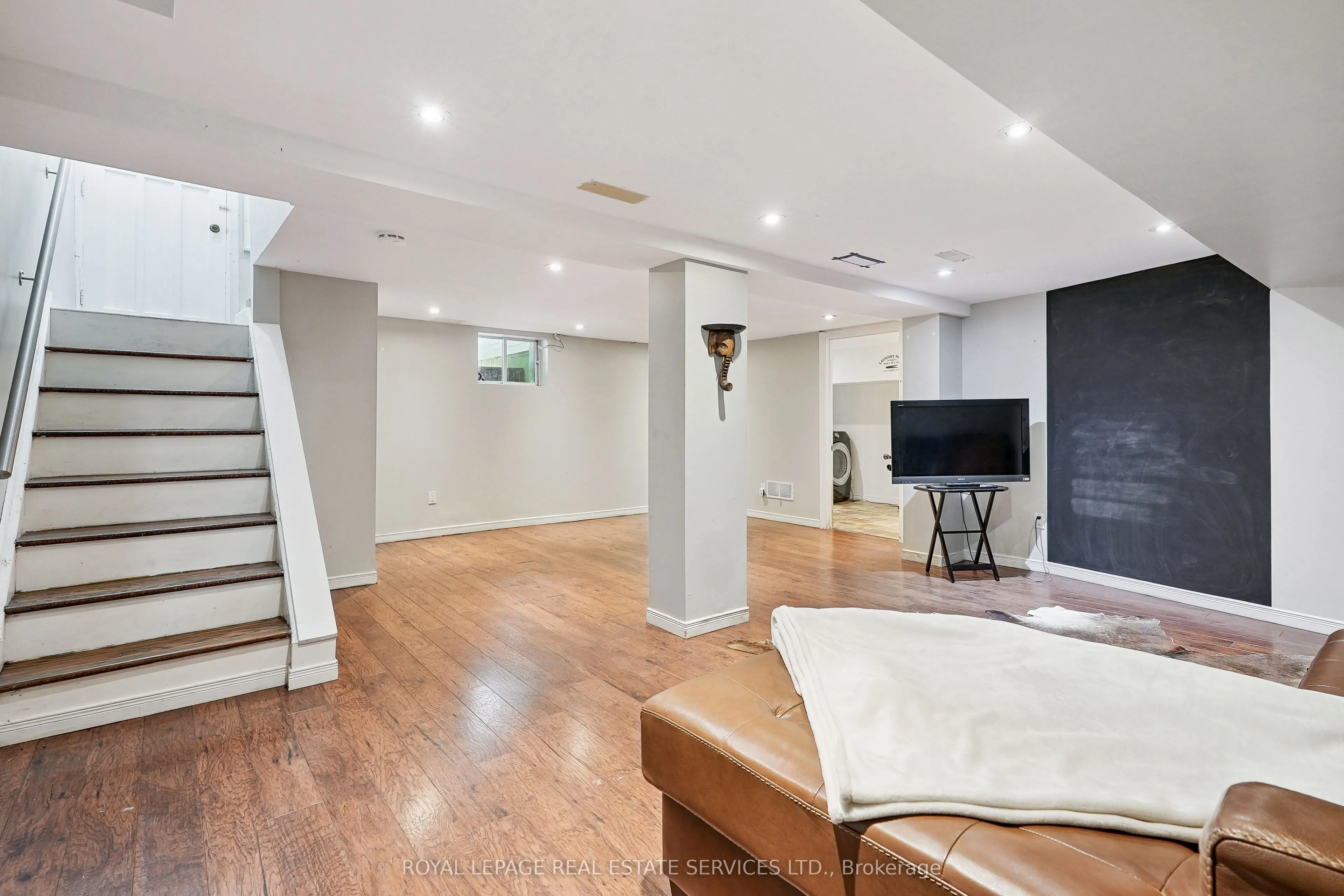 397 River Side Drive