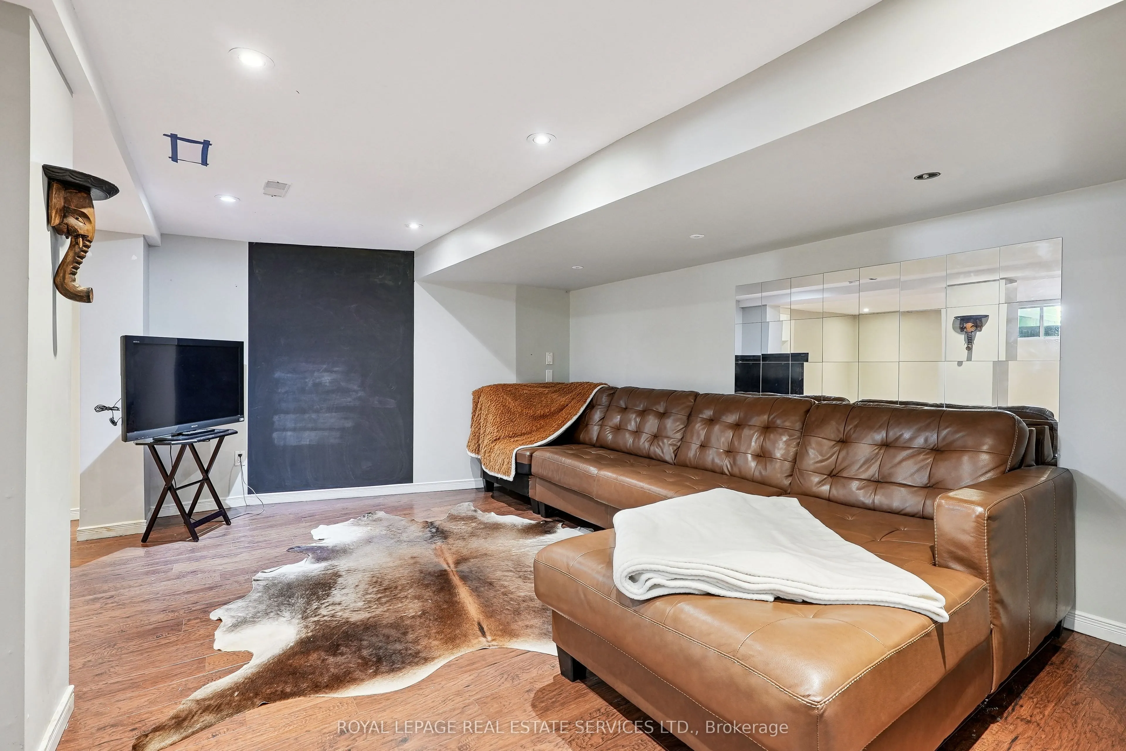 397 River Side Drive