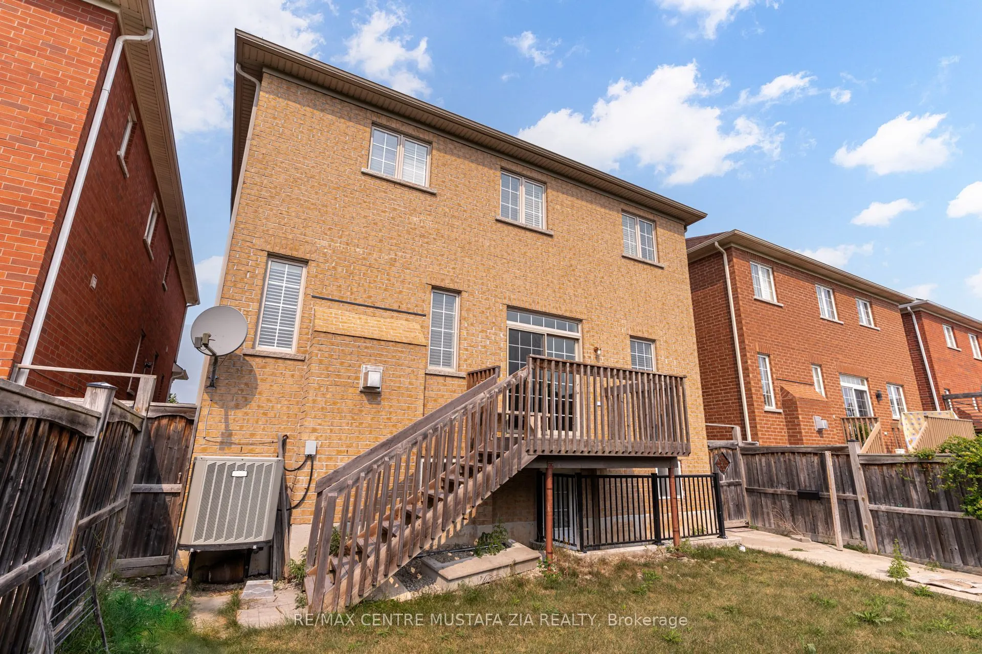562 Nairn Circle
