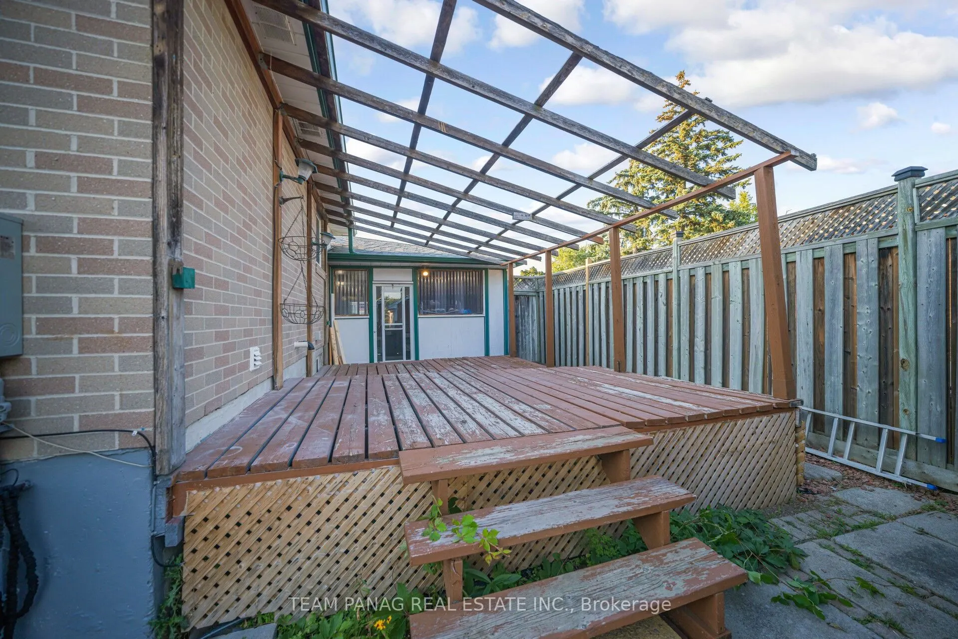 71 Watson Crescent