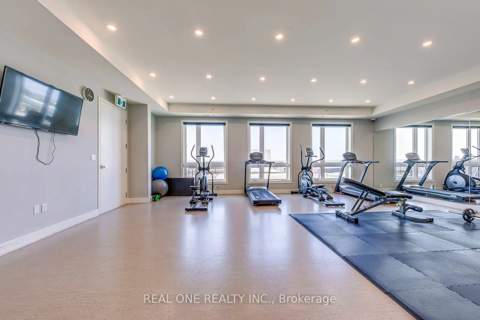 620 SAUVE Street, #415
