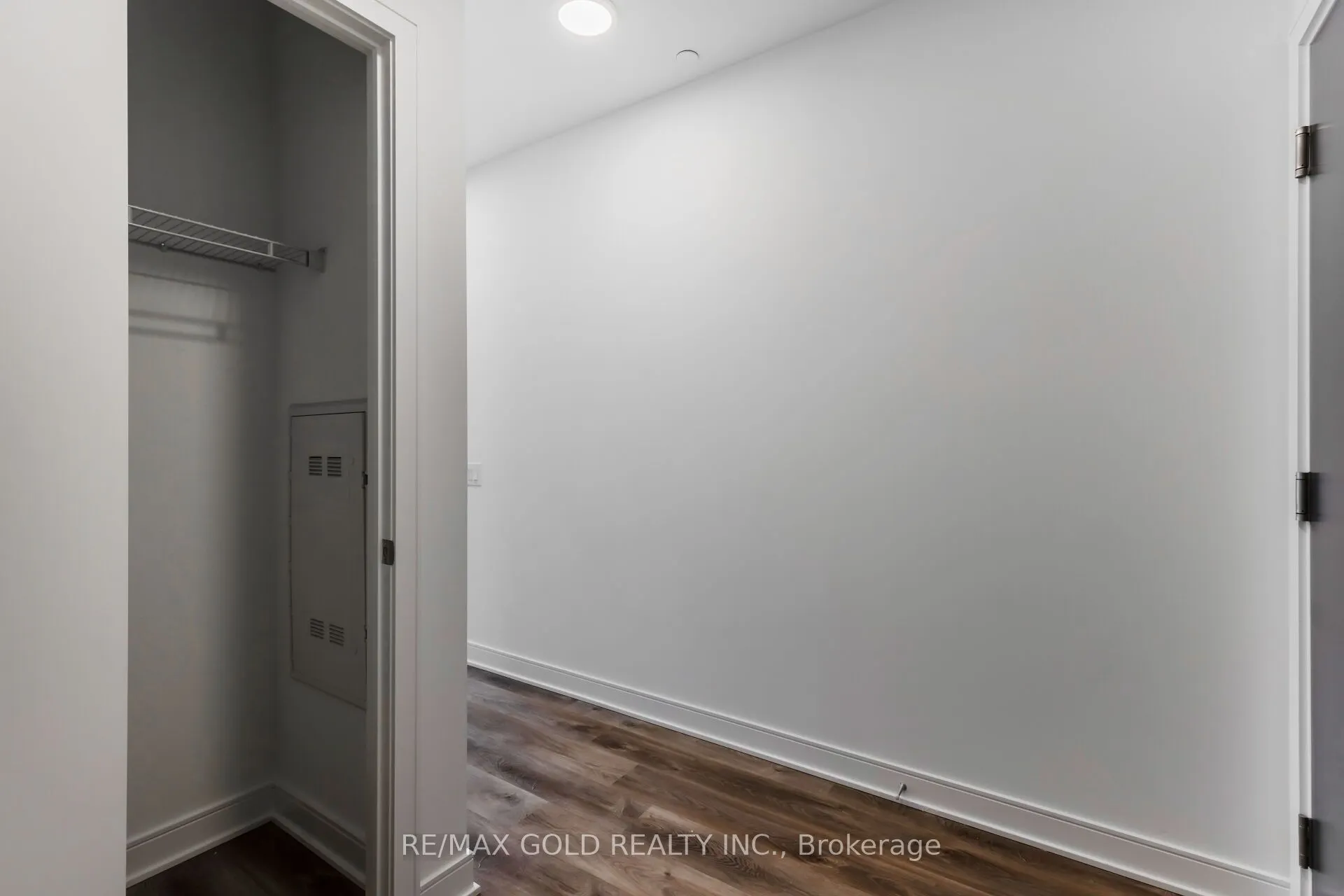 86 dundas Street E, #716