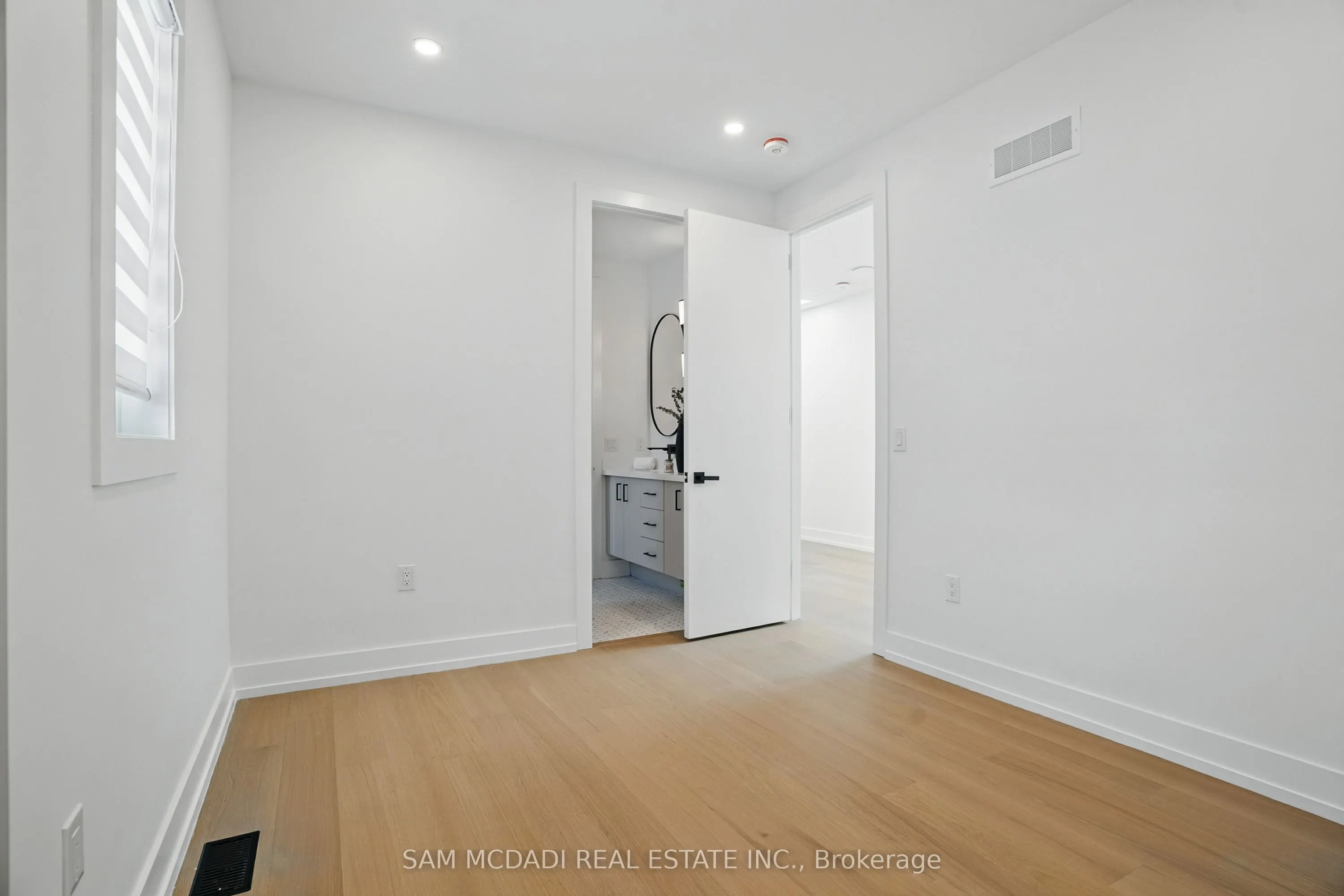 1039 Caven Street