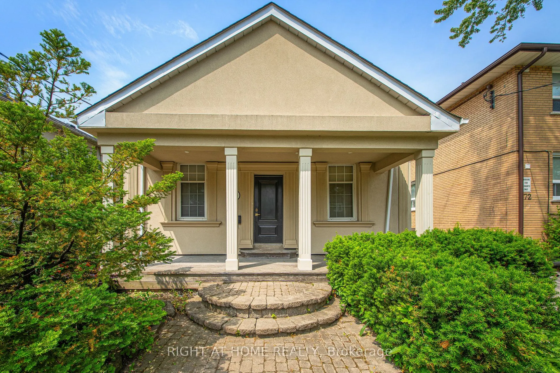 170 Queens Avenue