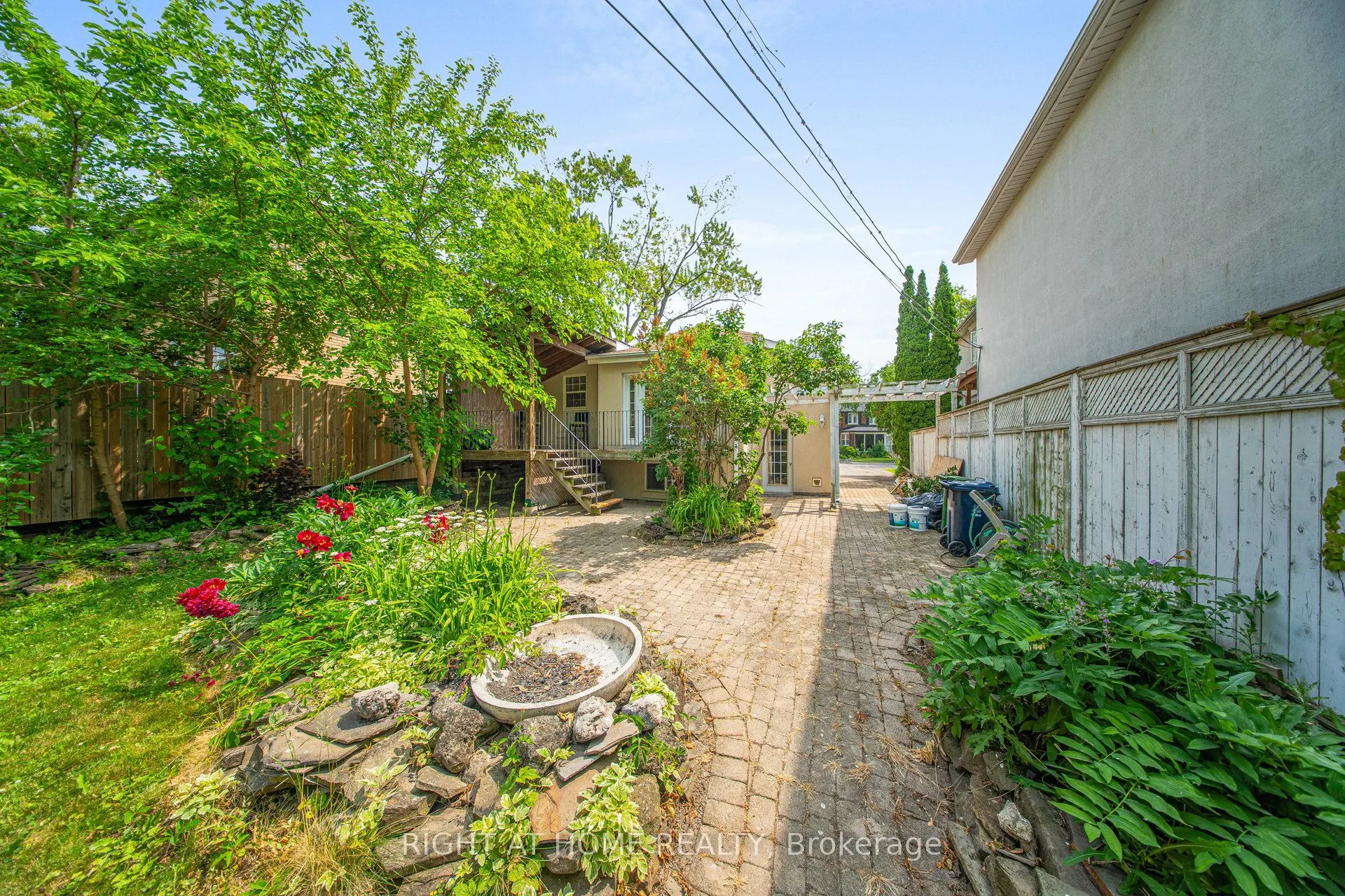 170 Queens Avenue