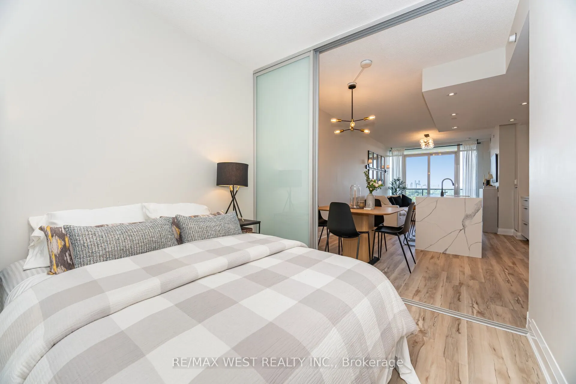 88 Park Lawn Road, #1612